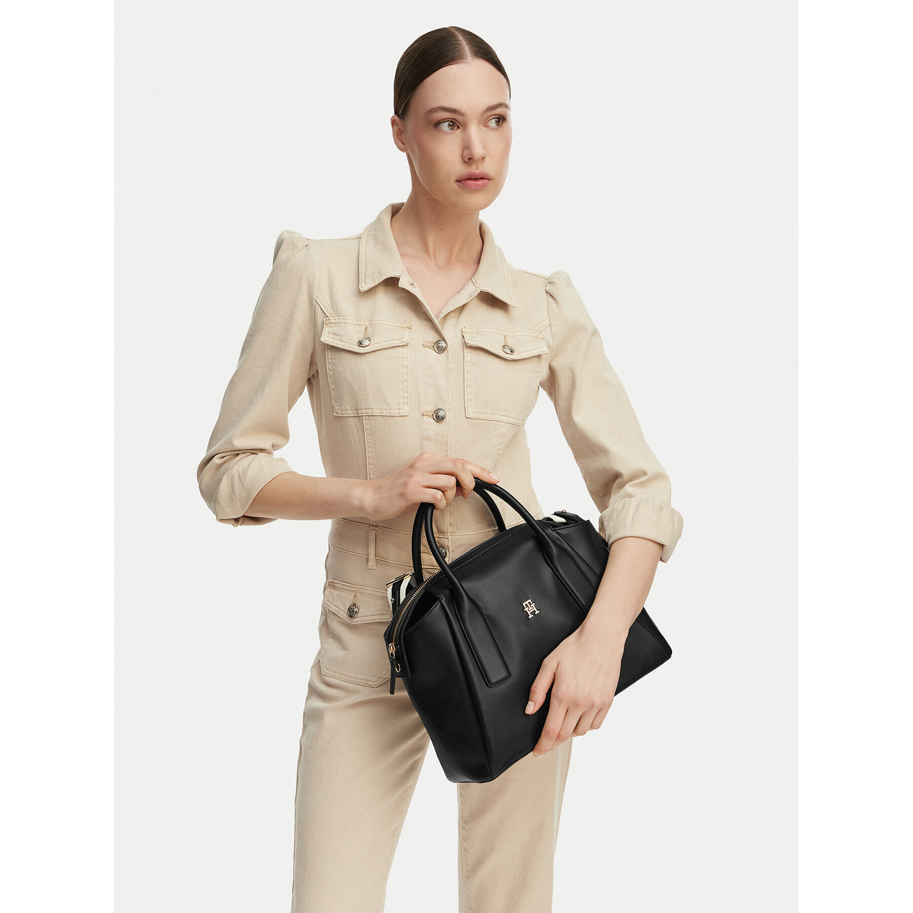 Kabelka Tommy Hilfiger AW0AW18532 Čierna
