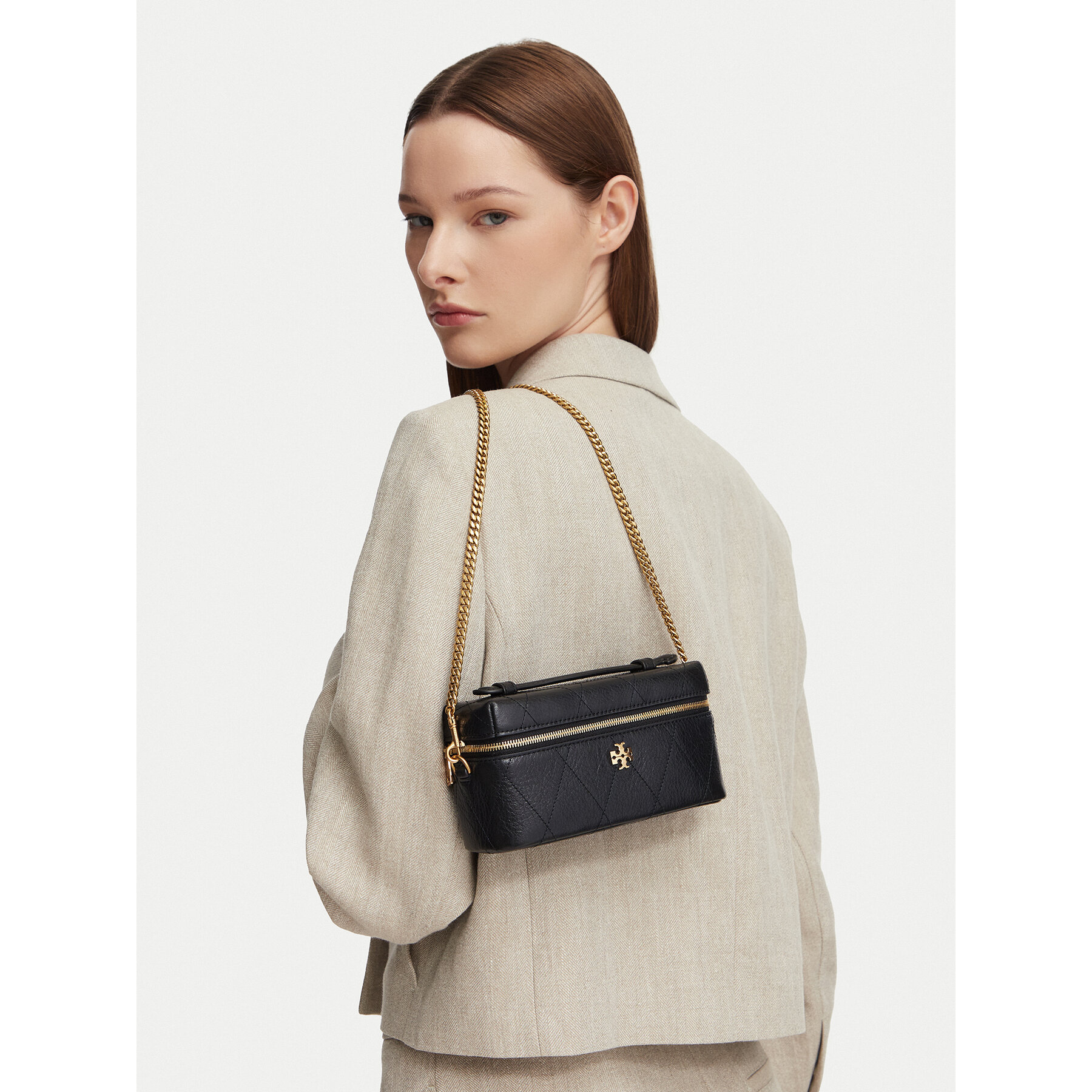 Ročna torba Tory Burch Charlie Quilted East-West 186036 Črna