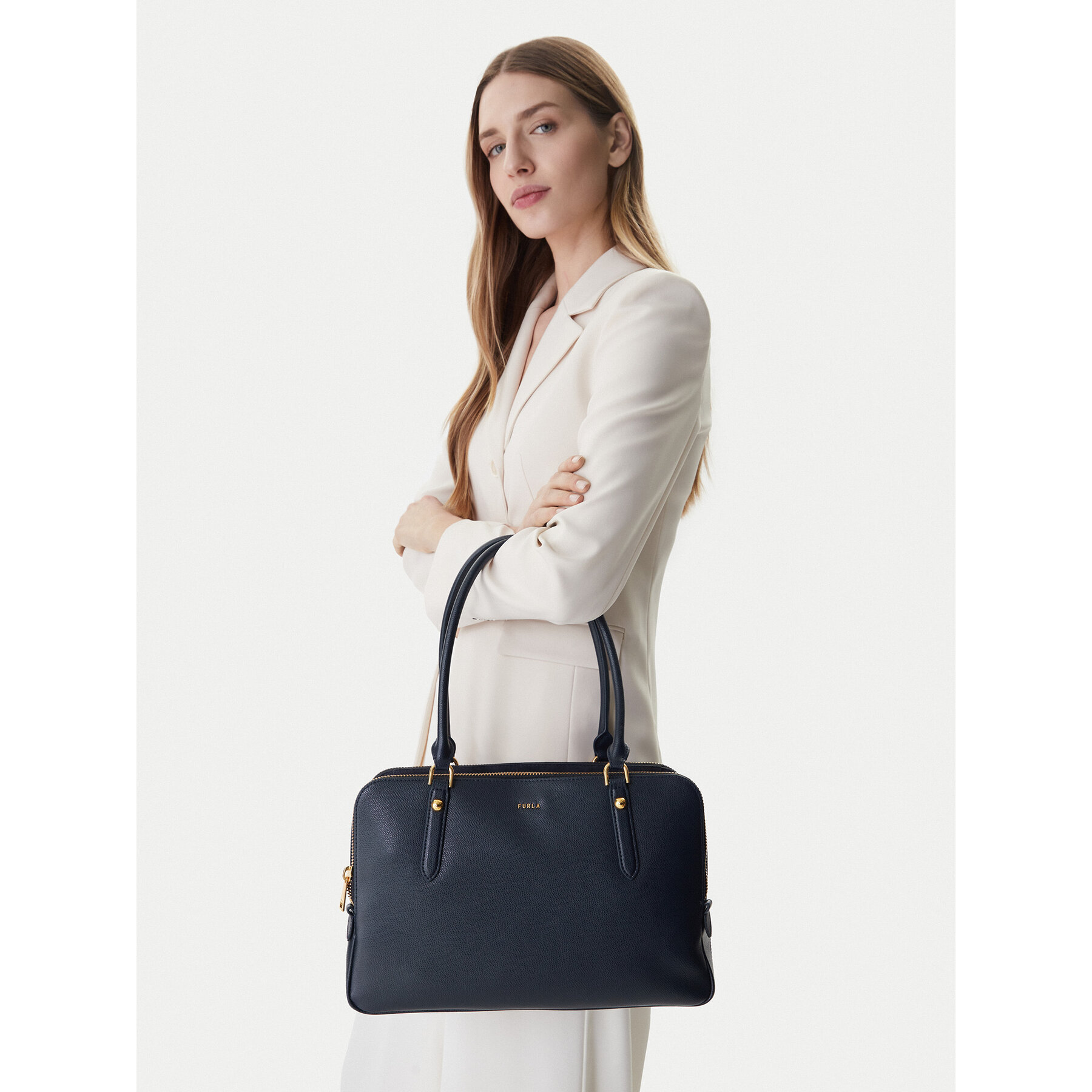 Ročna torba Furla Giulia L WB01872 BX0460 CN 2676S Mornarsko modra