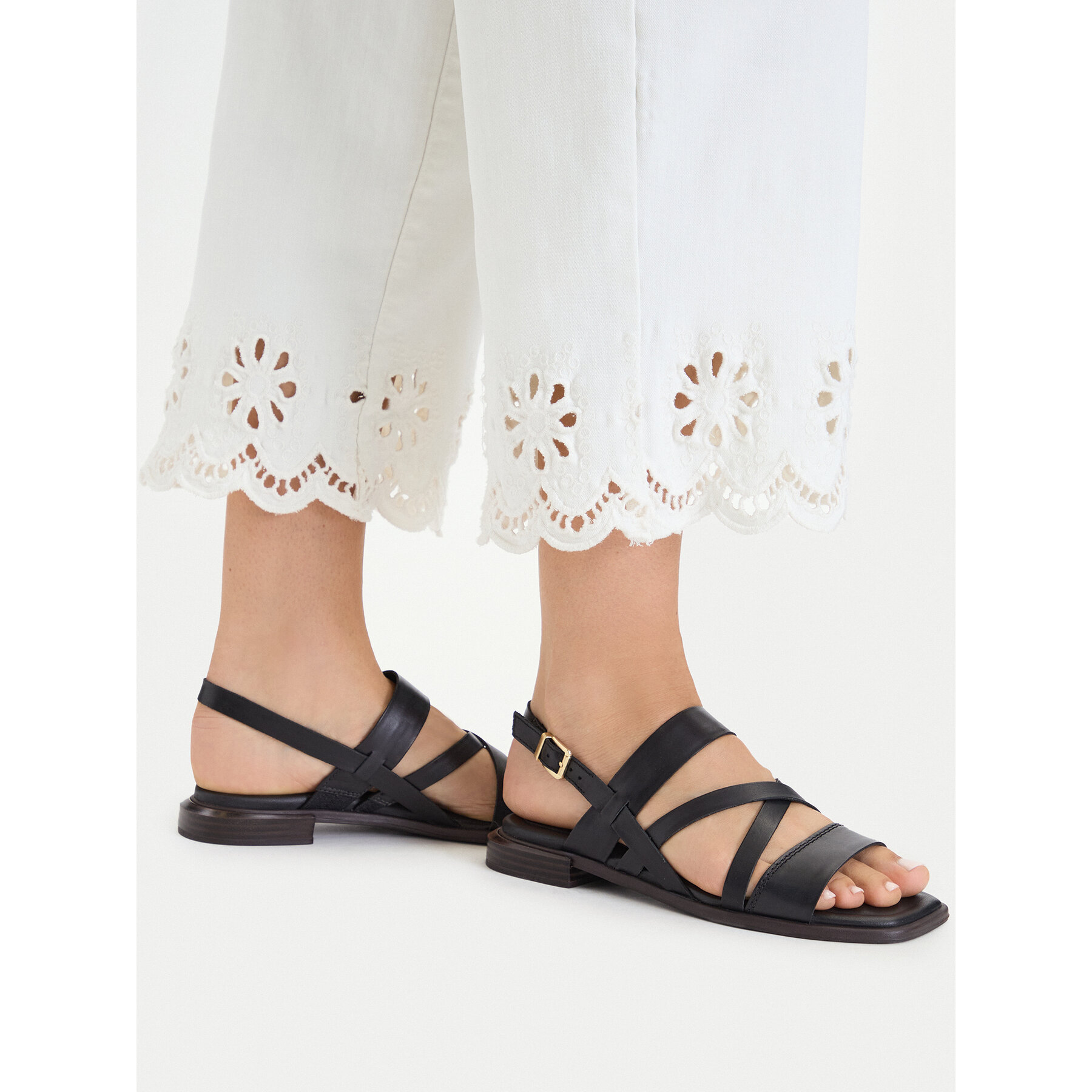 Sandále Clarks Ariany Strap 26185800 Čierna