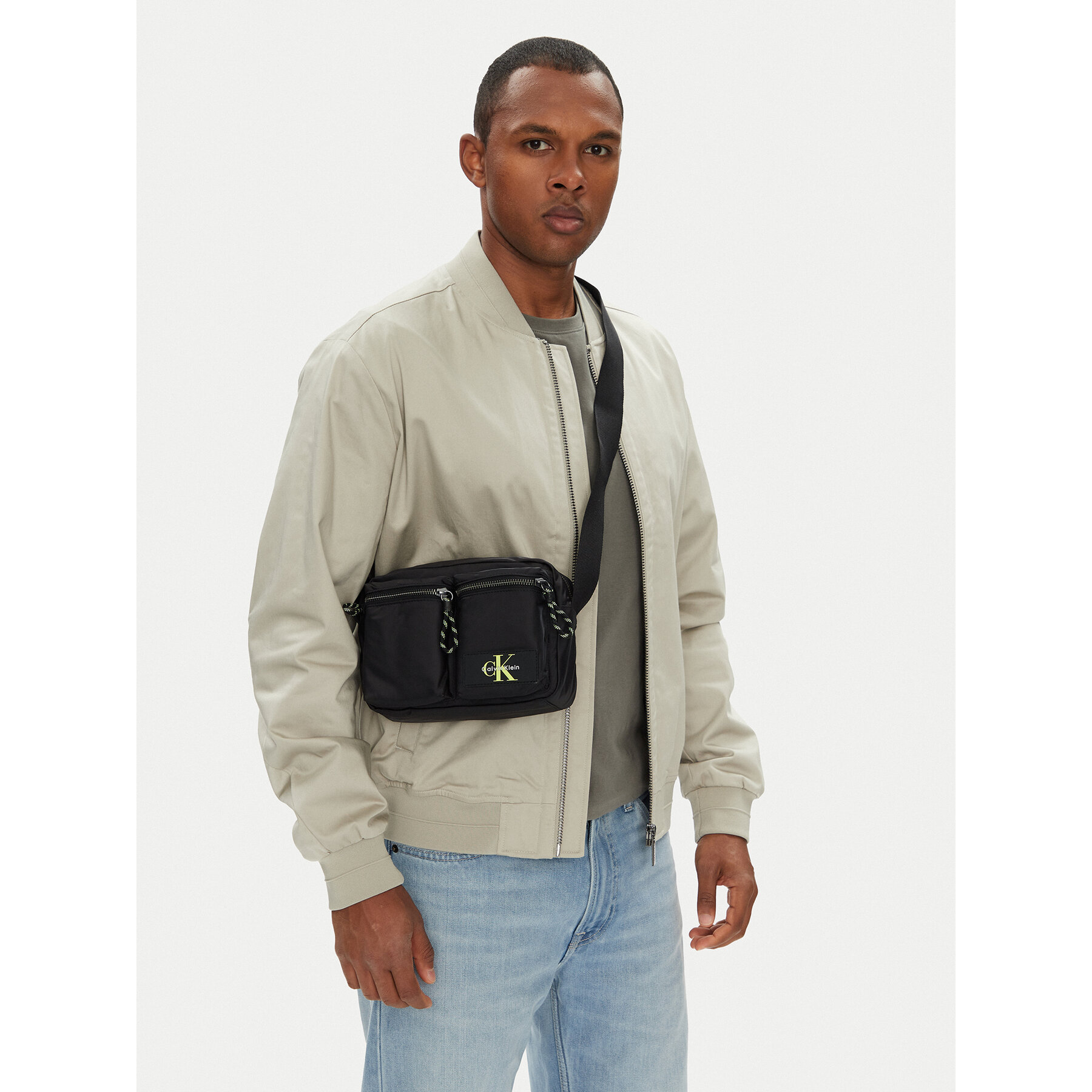 Torbica za okrog pasu Calvin Klein Tech Utility Camera Bag LV04G3178G Črna