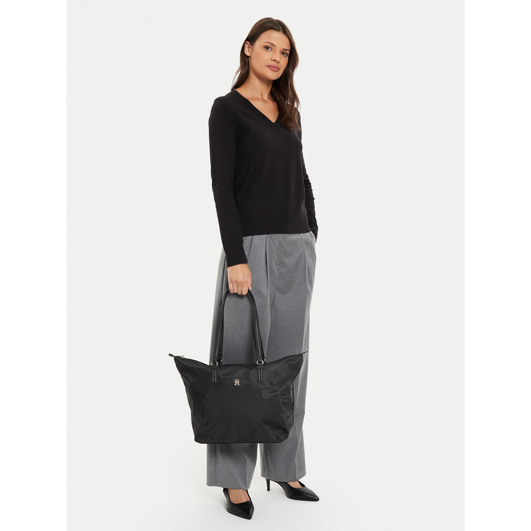 Kabelka Tommy Hilfiger Poppy Th Tote AW0AW15639 Čierna
