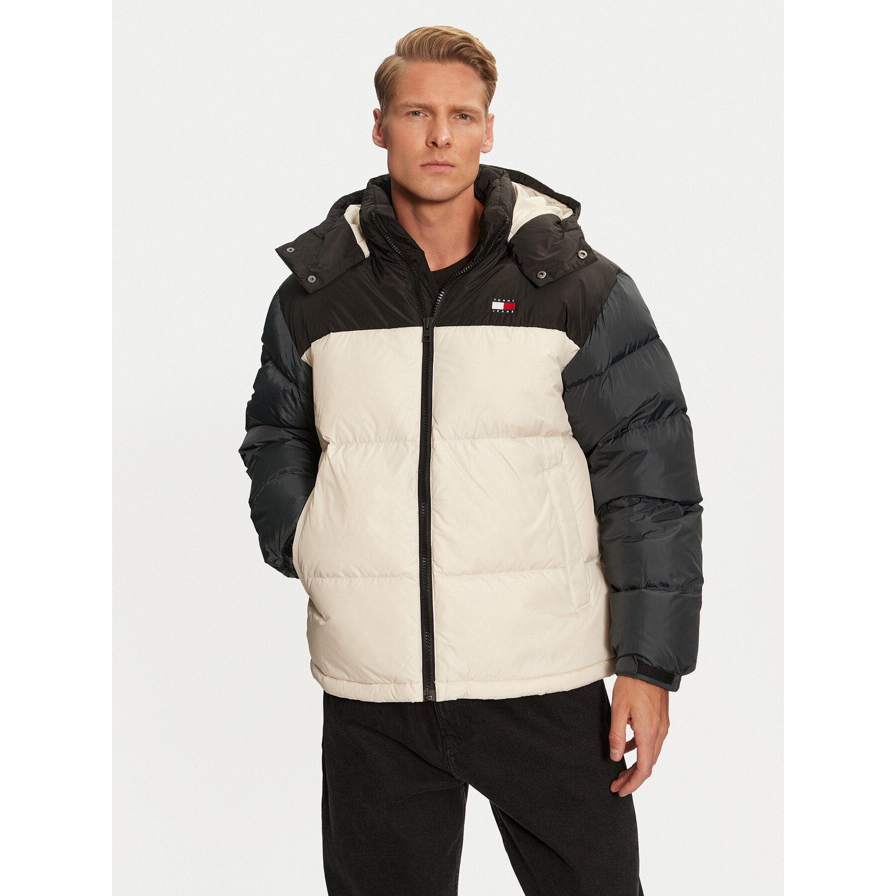 Tommy Jeans Daunenjacke Alaska DM0DM19639 Beige Regular Fit