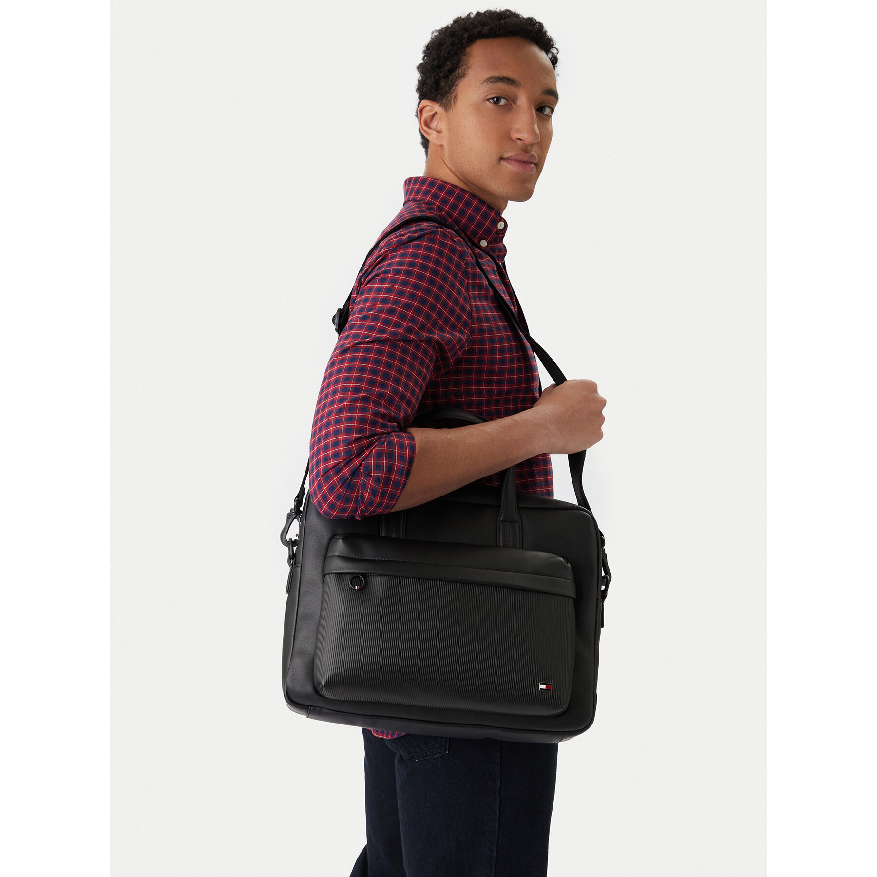 Taška na laptop Tommy Hilfiger Th Flag Computer Bag AM0AM13989 Čierna