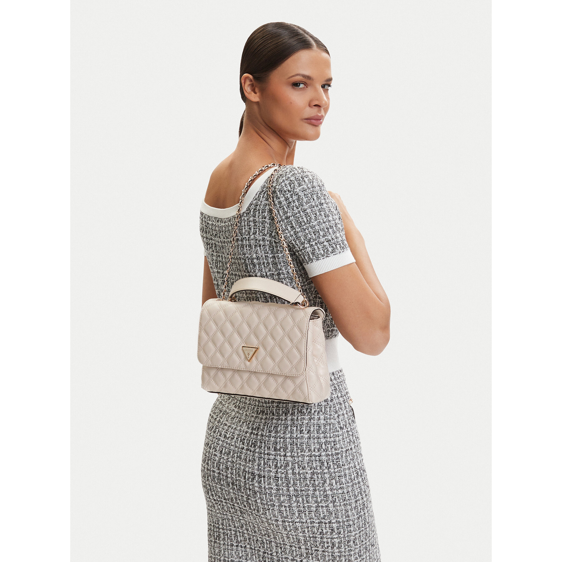 Τσάντα Guess Giully II HWQG96 73200 Κρεμ