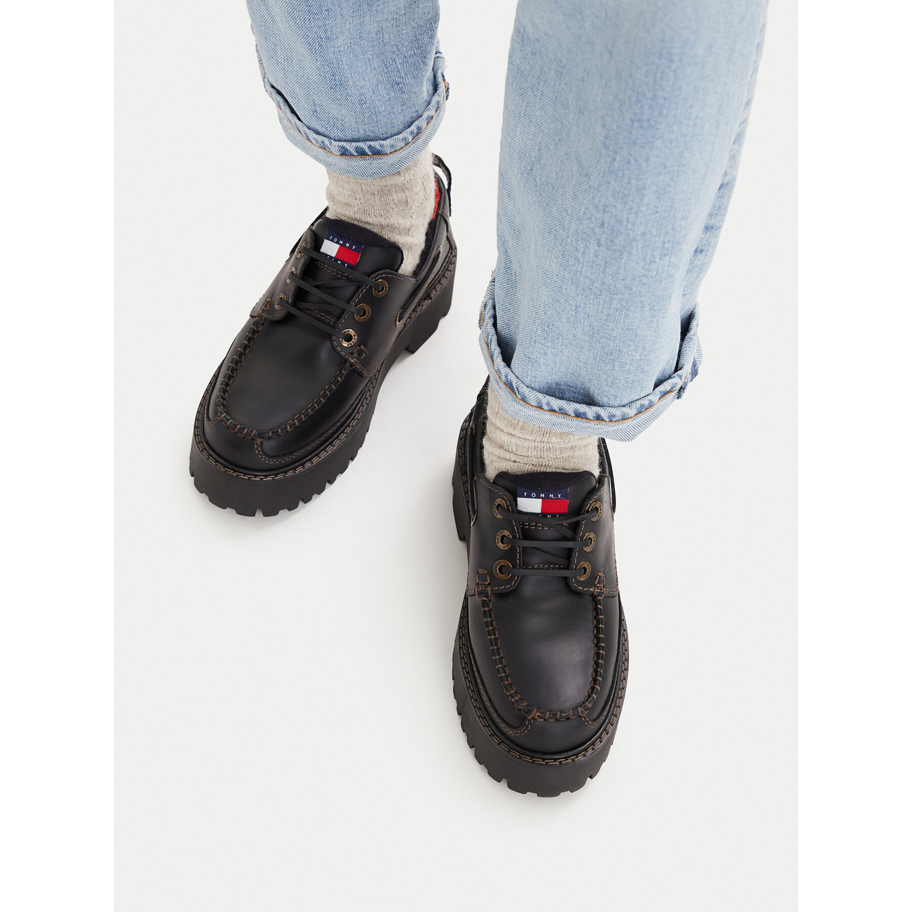 Κλειστά παπούτσια Tommy Jeans Archive '01 Boat Shoe Leather EN0EN03003 Μαύρο
