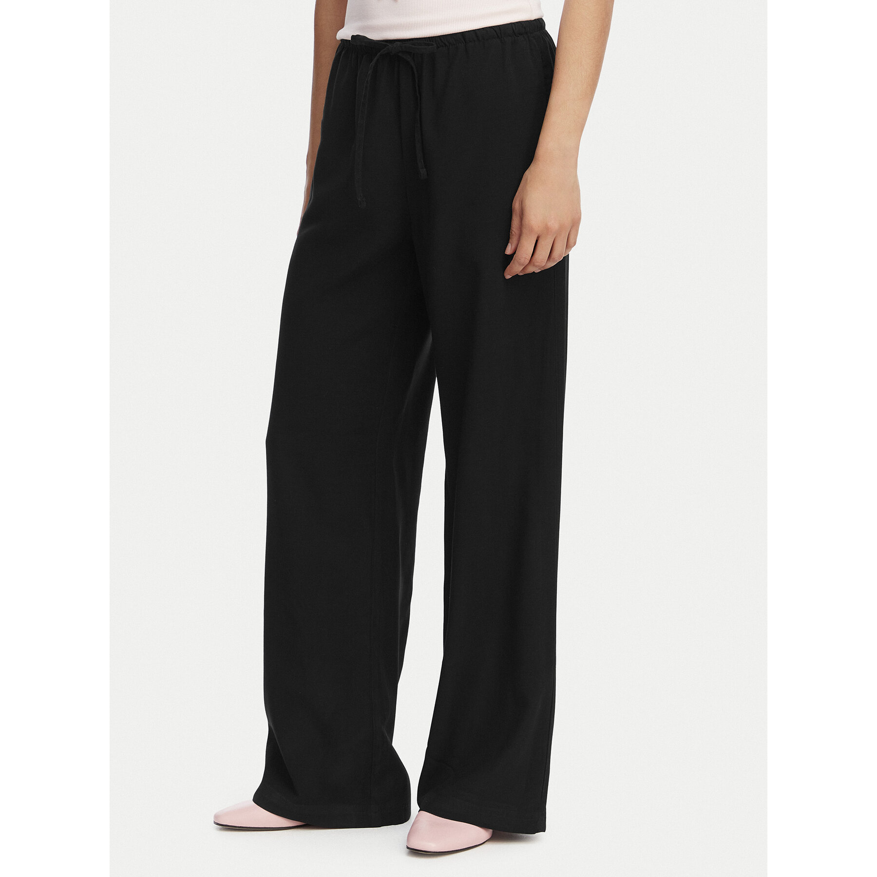 ONLY Stoffhose Laris 15364313 Schwarz Relaxed Fit