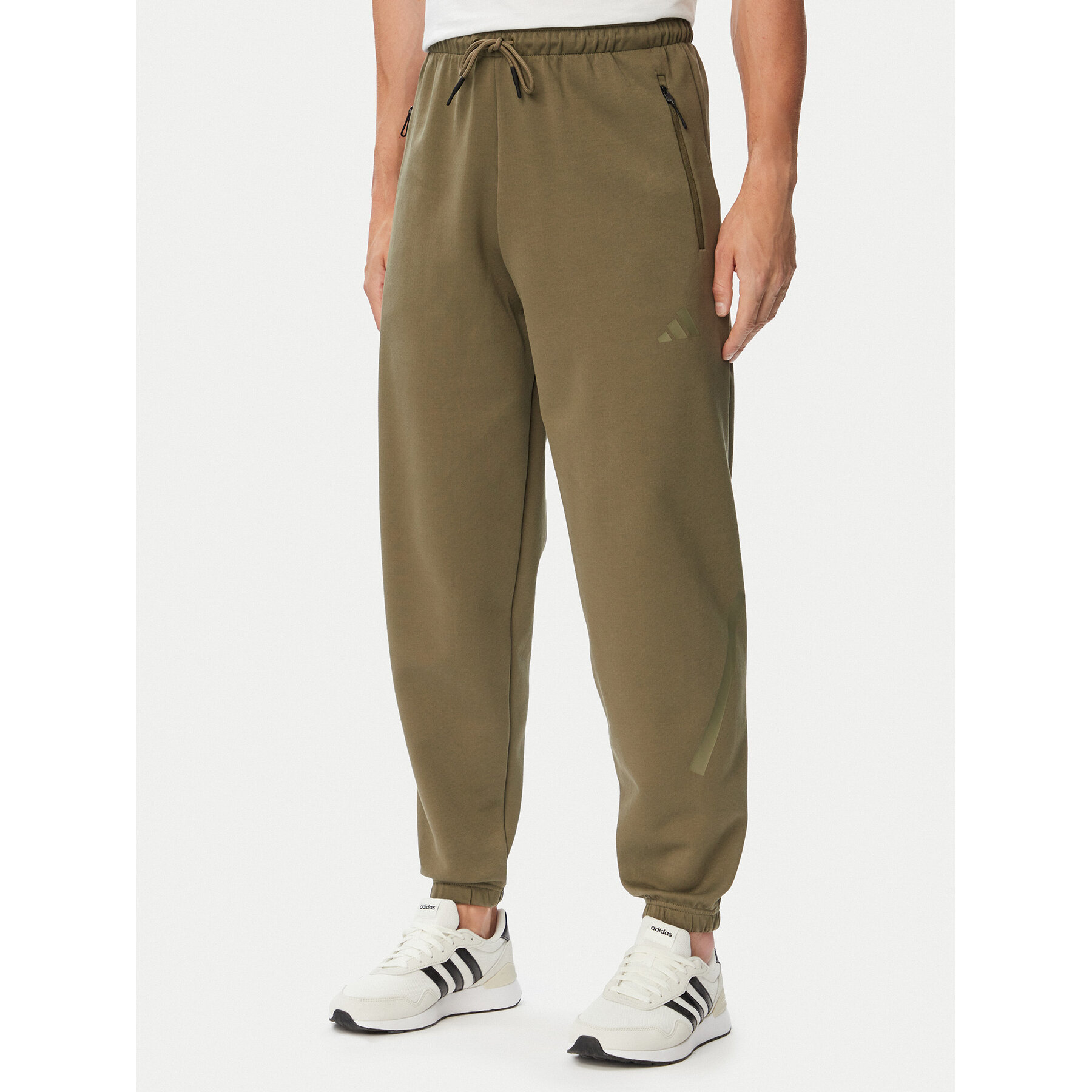 adidas Jogginghose Z.N.E. KF3816 Khakifarben Regular Fit