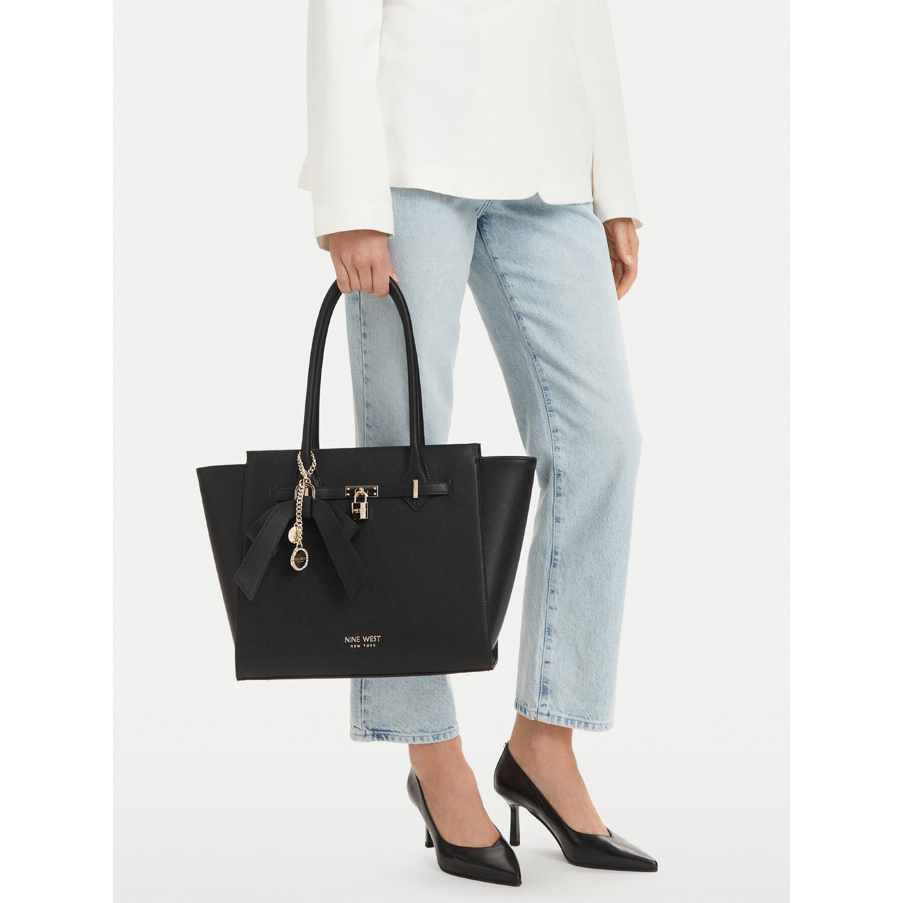 Ročna torba Nine West CEO-Chelsea-Charm-III-LX10186 Črna