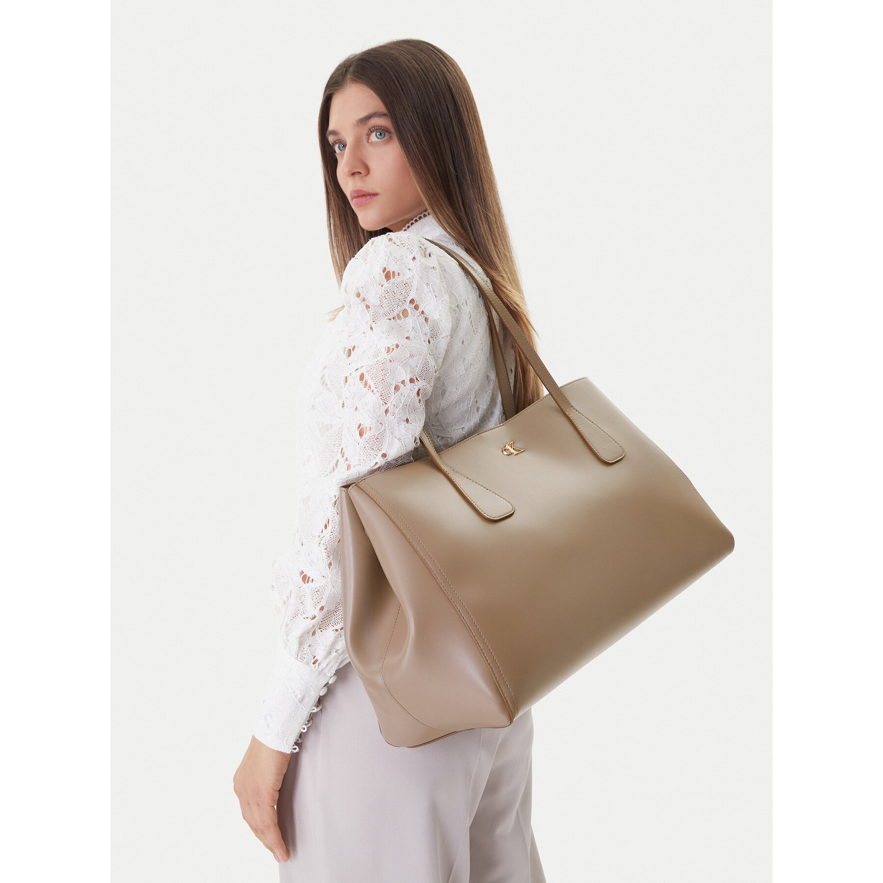 Torbica Calvin Klein Ck Snap Large Tote LV04F3502G Bež
