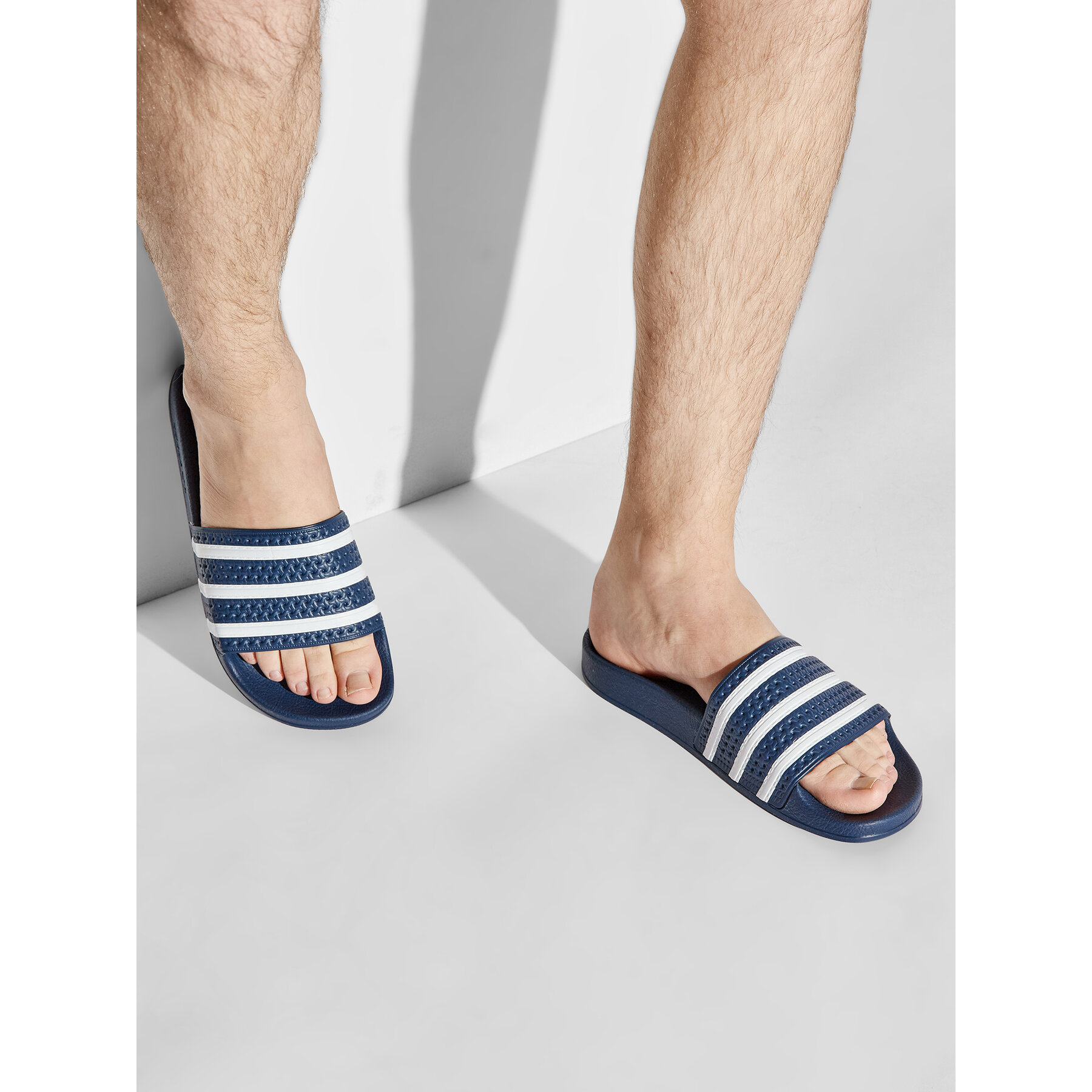 Natikači adidas adilette 288022 Mornarsko modra