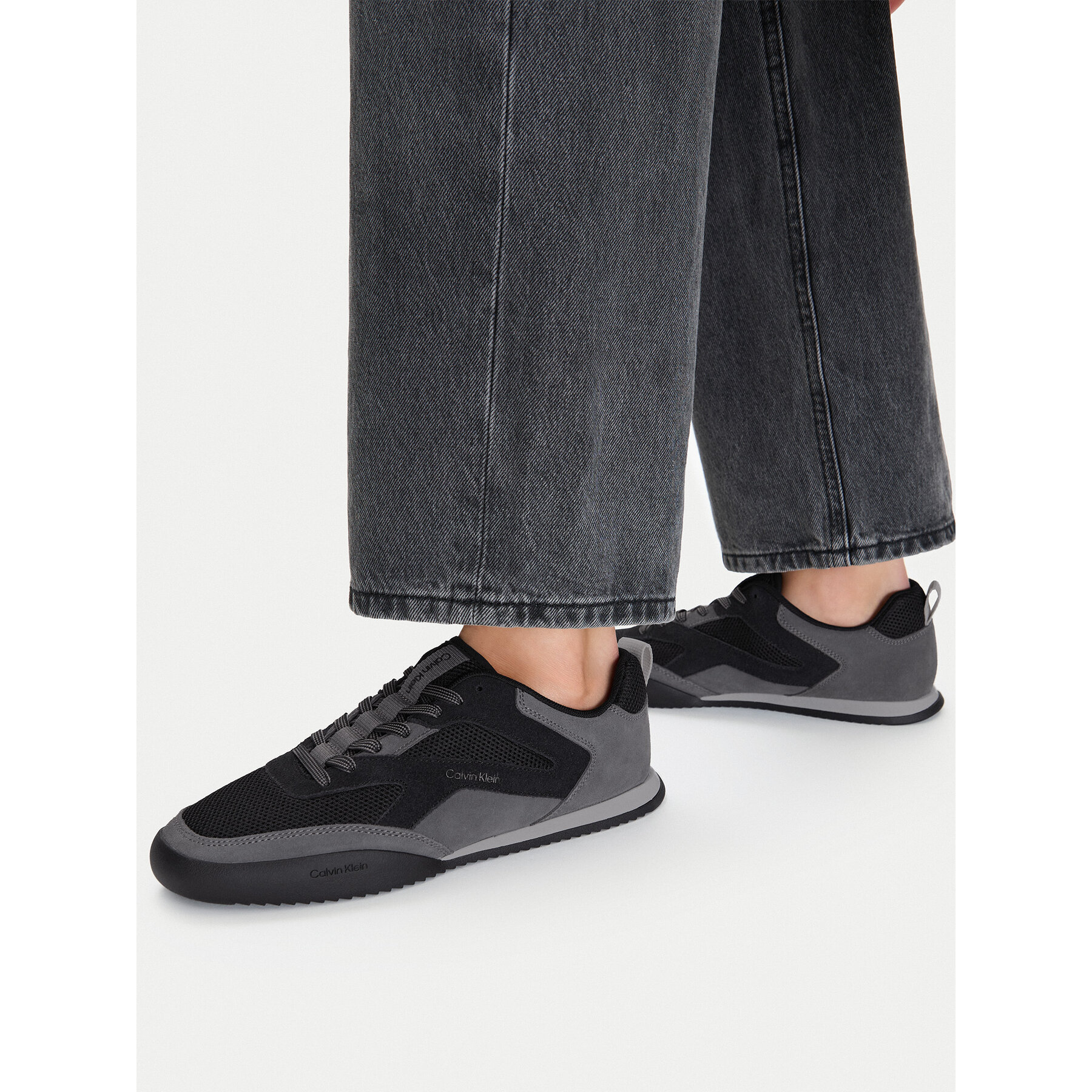 Sneakersy Calvin Klein Low Pro Runner Laceup Mesh Sue HW0HW03100 Barevná
