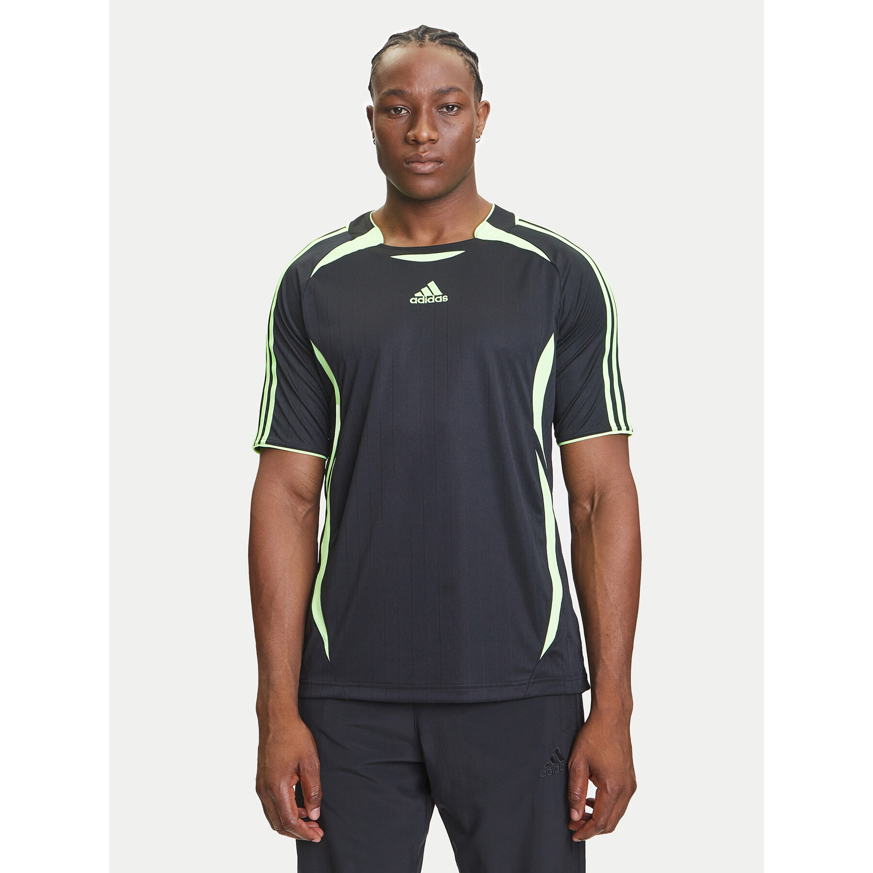 adidas T-shirt Teamgeist adicolor JW5872 Crna Loose Fit