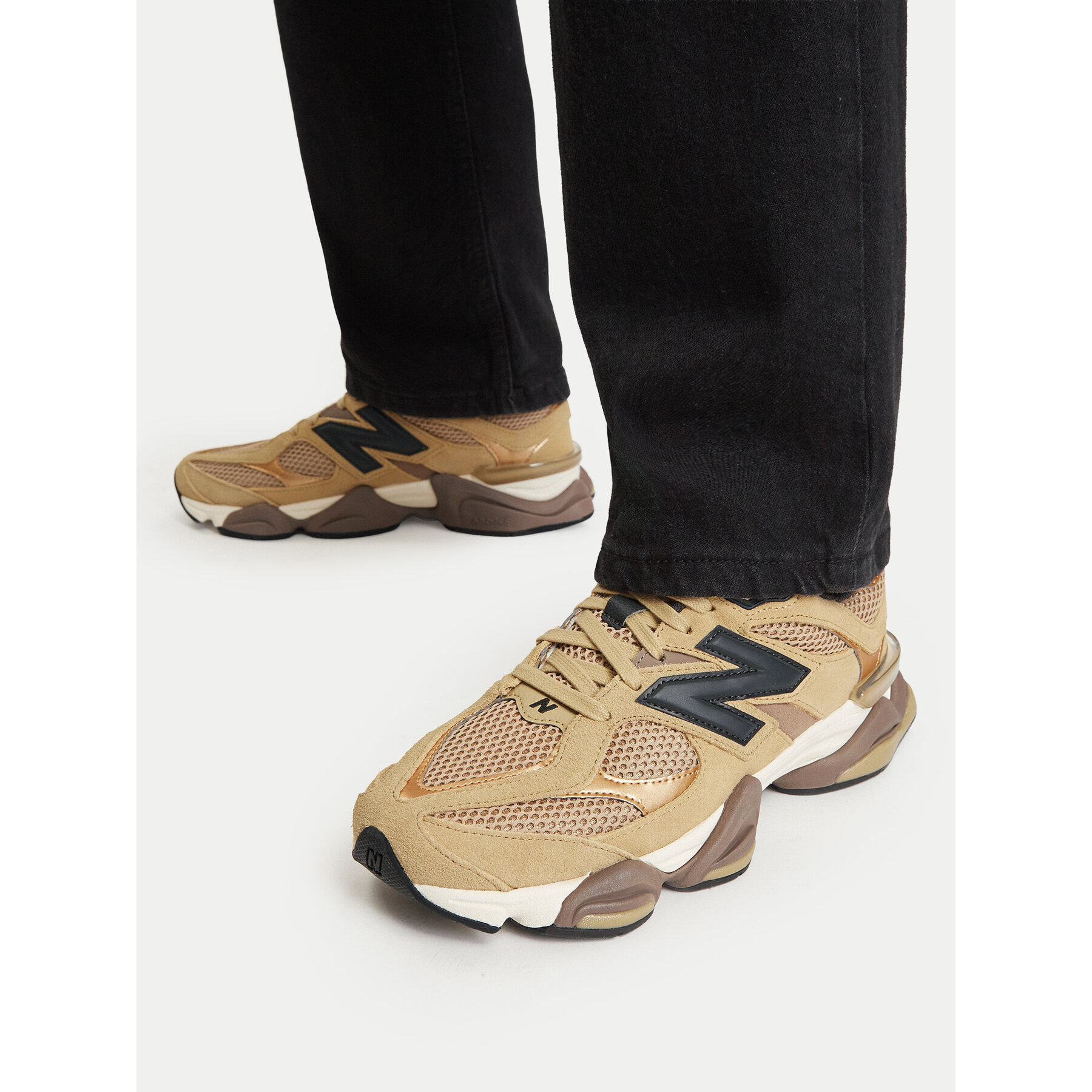 Sneakersy New Balance U90604WC Hnědá