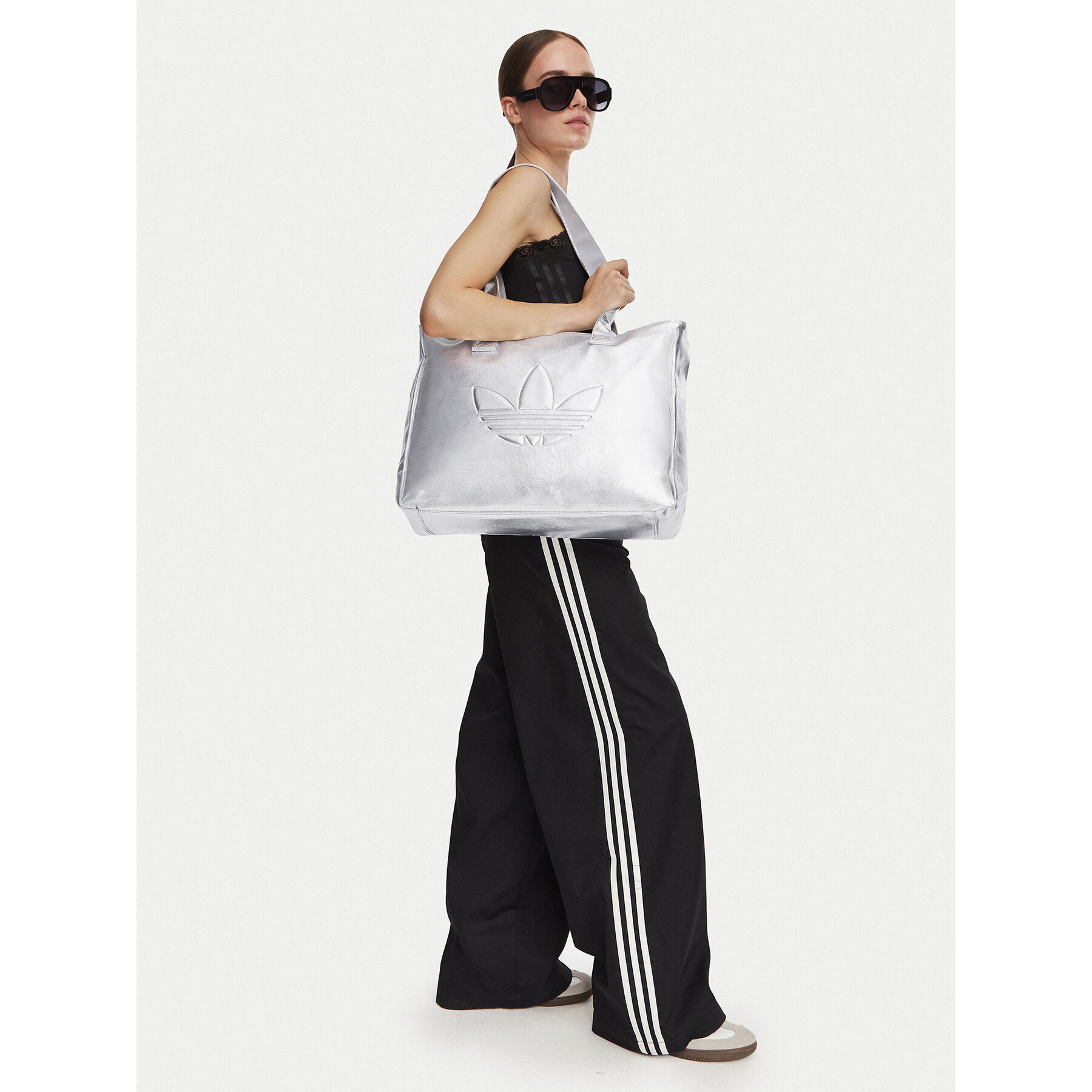Ročna torba adidas Shopper Metallic Pu Bag KR1566 Srebrna