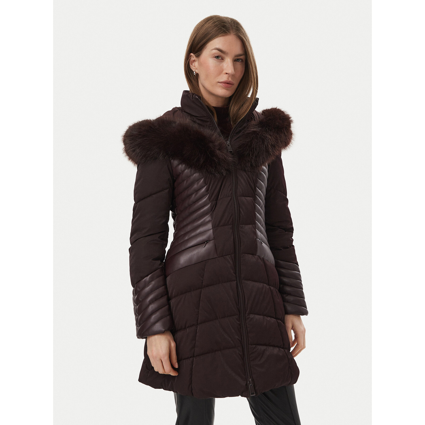 Guess Winterjacke W4BL61 WGLZ0 Dunkelrot Regular Fit