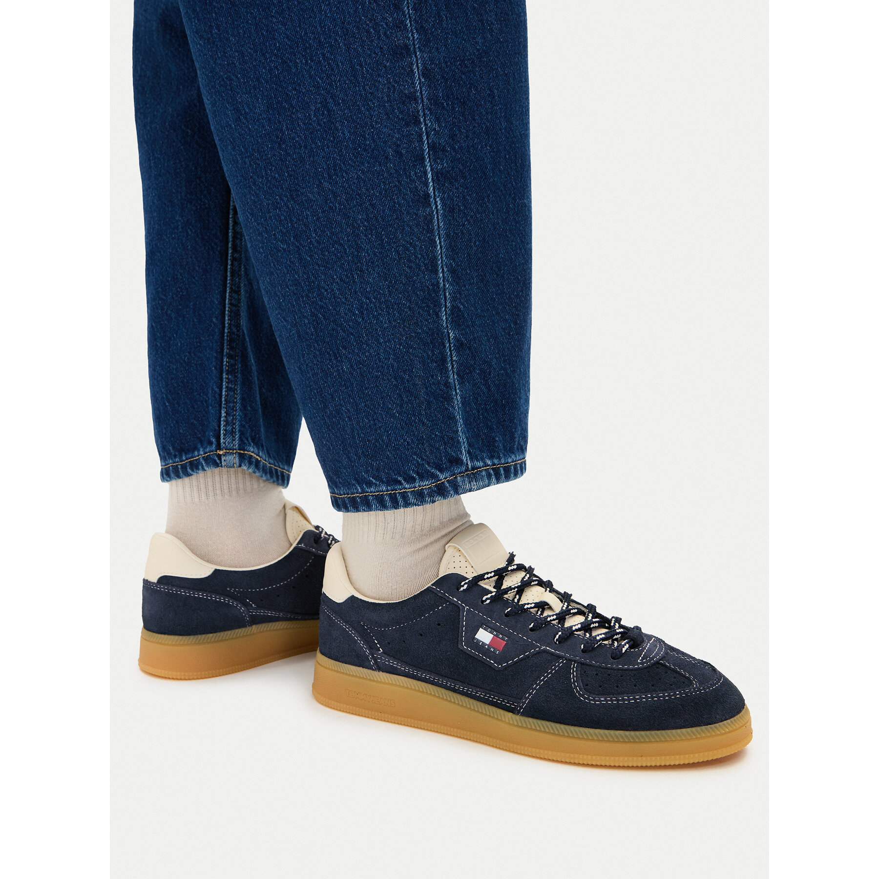 Sneakersy Tommy Jeans Mu The Greenwich Edge Suede EN0EN03050 Tmavomodrá