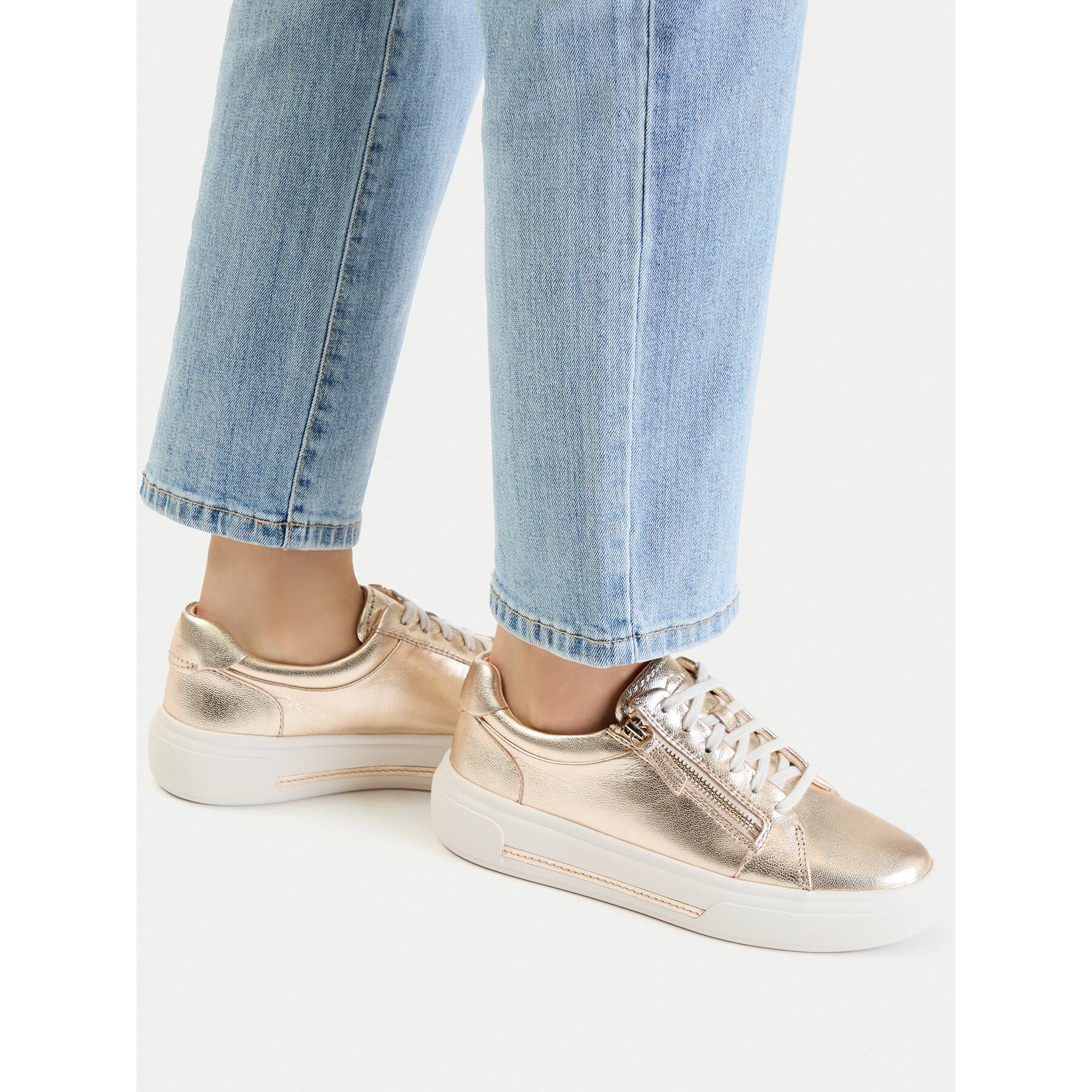 Сникърси Clarks Hollyrose Zip 26185916 Златист