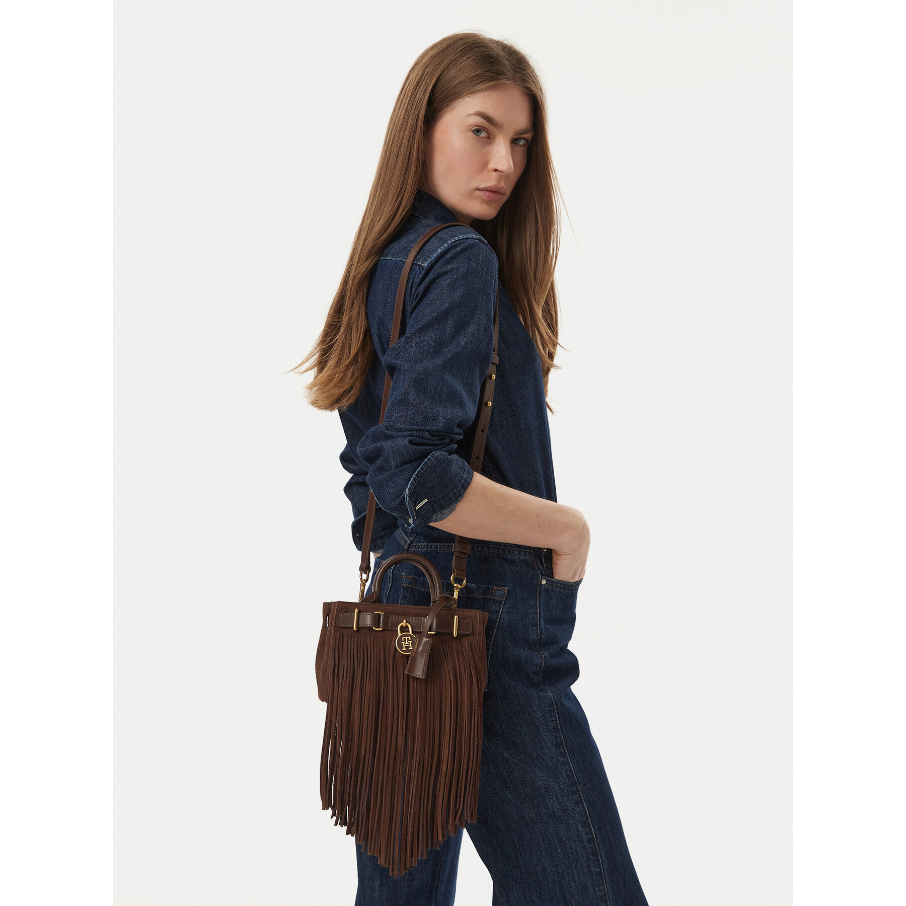 Kabelka Tommy Hilfiger American Icon Micro Tote Fringes AW0AW19217 Tmavo hnedá