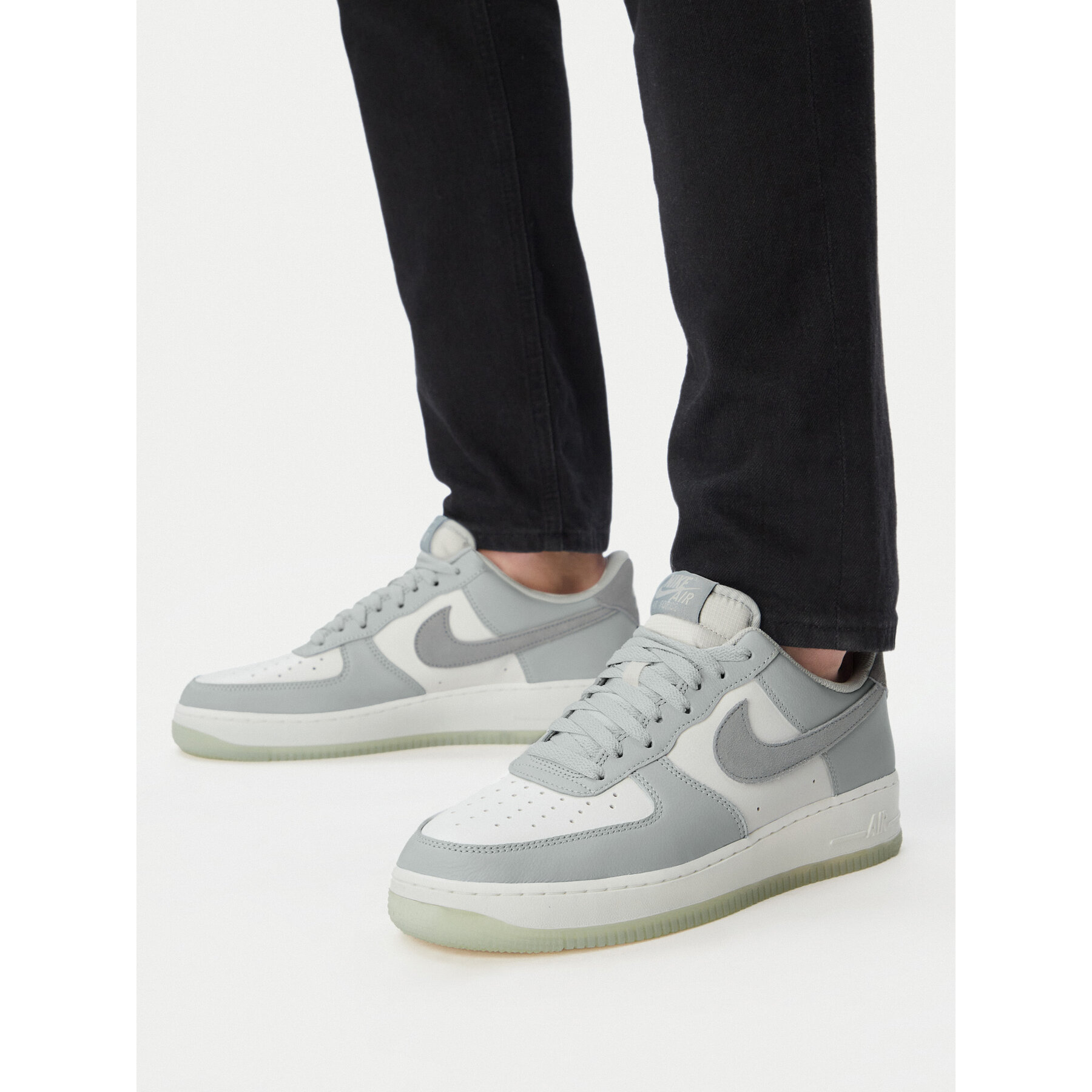 Sneakers Nike Air Force 1 07 Lv8 FJ4170 003 Gri