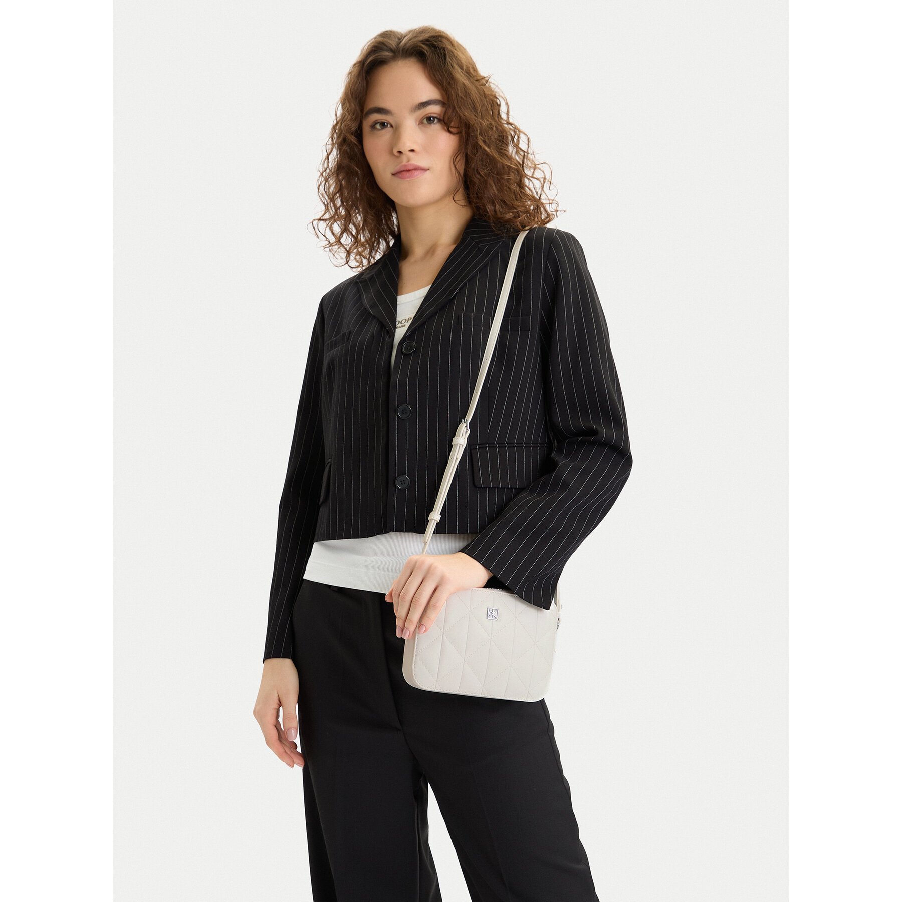 Дамска чанта Calvin Klein Quilted Camera Bag LV04F3328G Бял