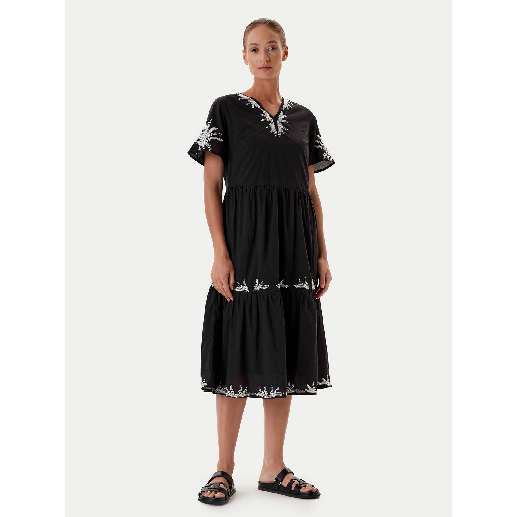 Tatuum Sommerkleid Ayo T2509.202 Schwarz Relaxed Fit
