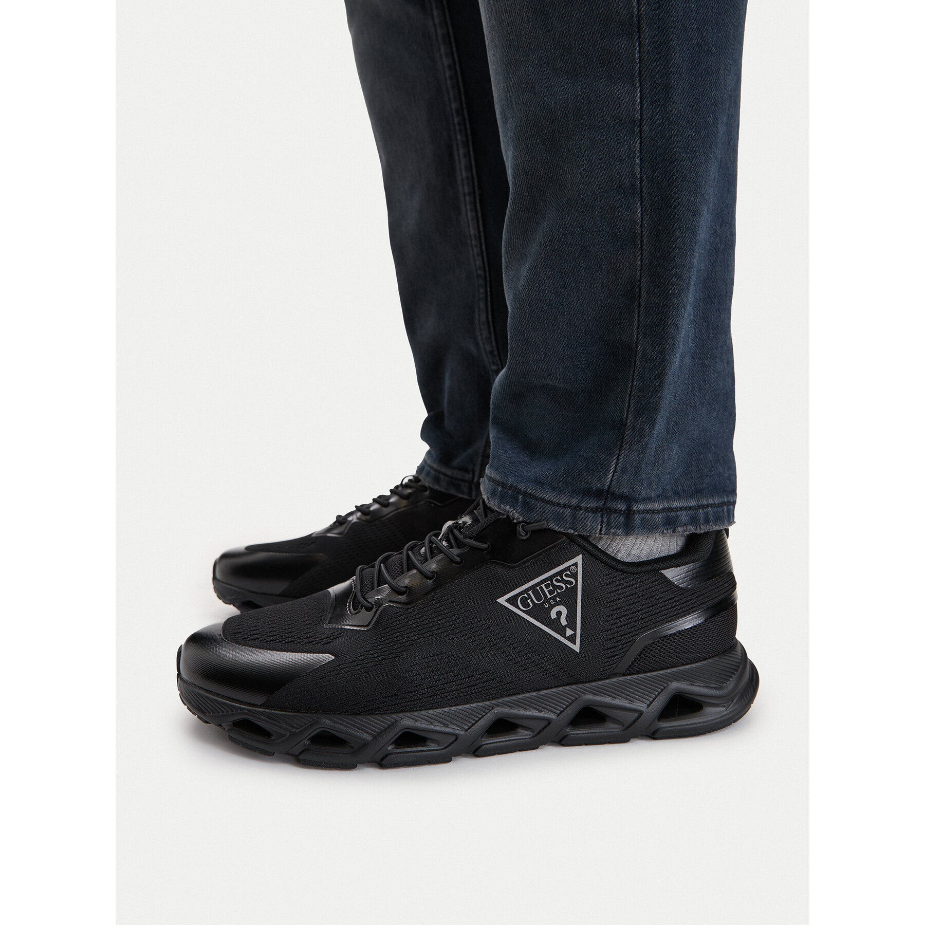 Sneakers Guess FMTEAS ELE12 Negru
