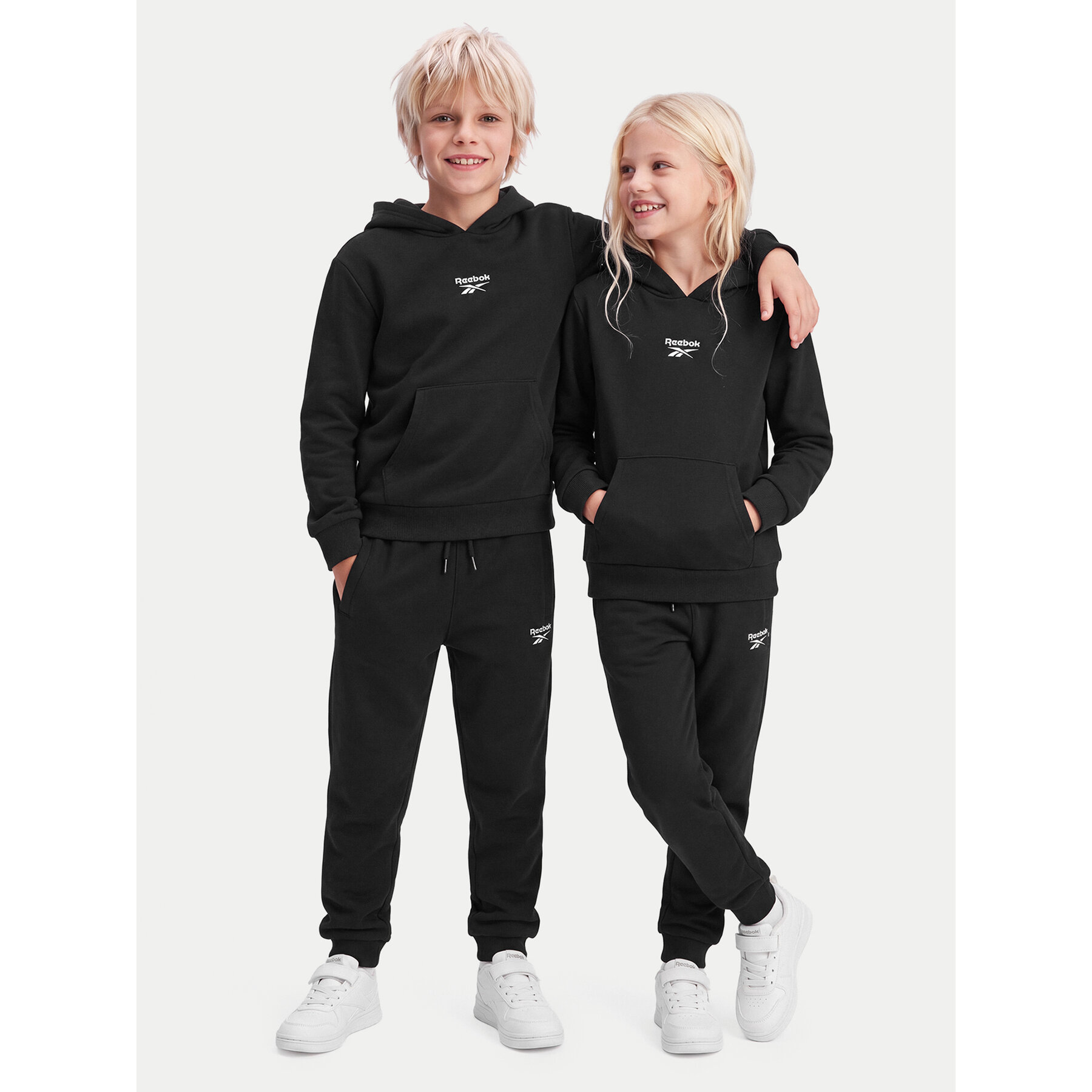 Reebok Set trenerka RK95228CCB Crna Regular Fit