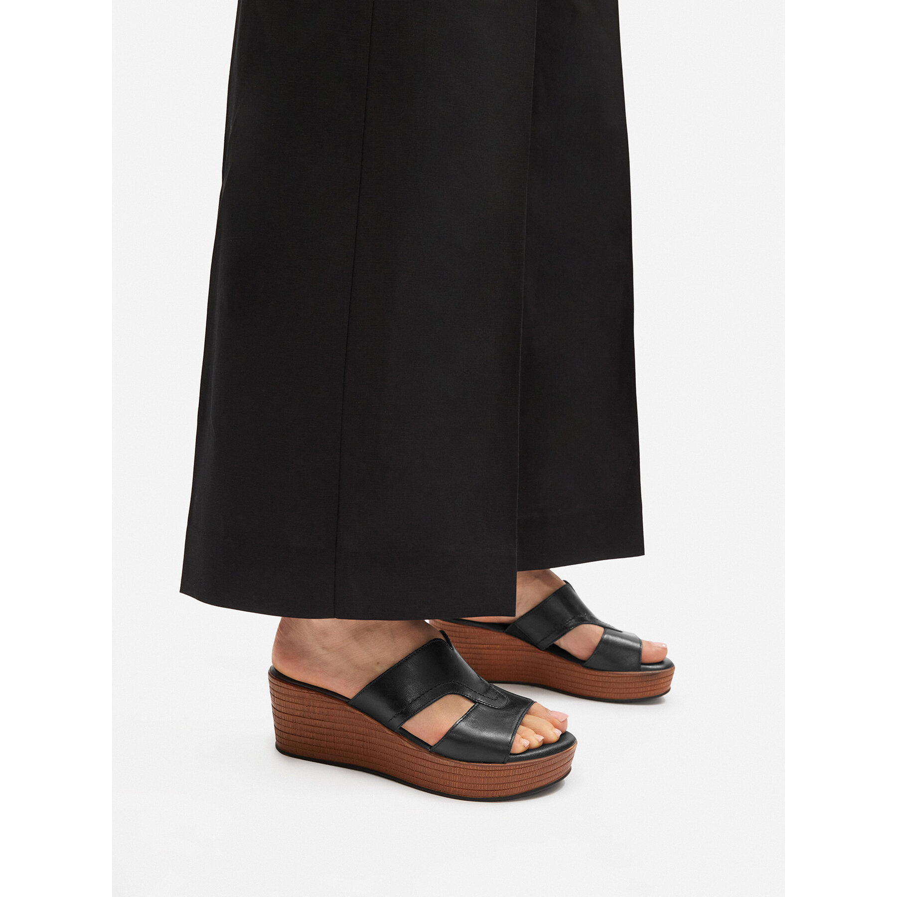 Şlapi Lasocki WI16-NYASA-01 Negru