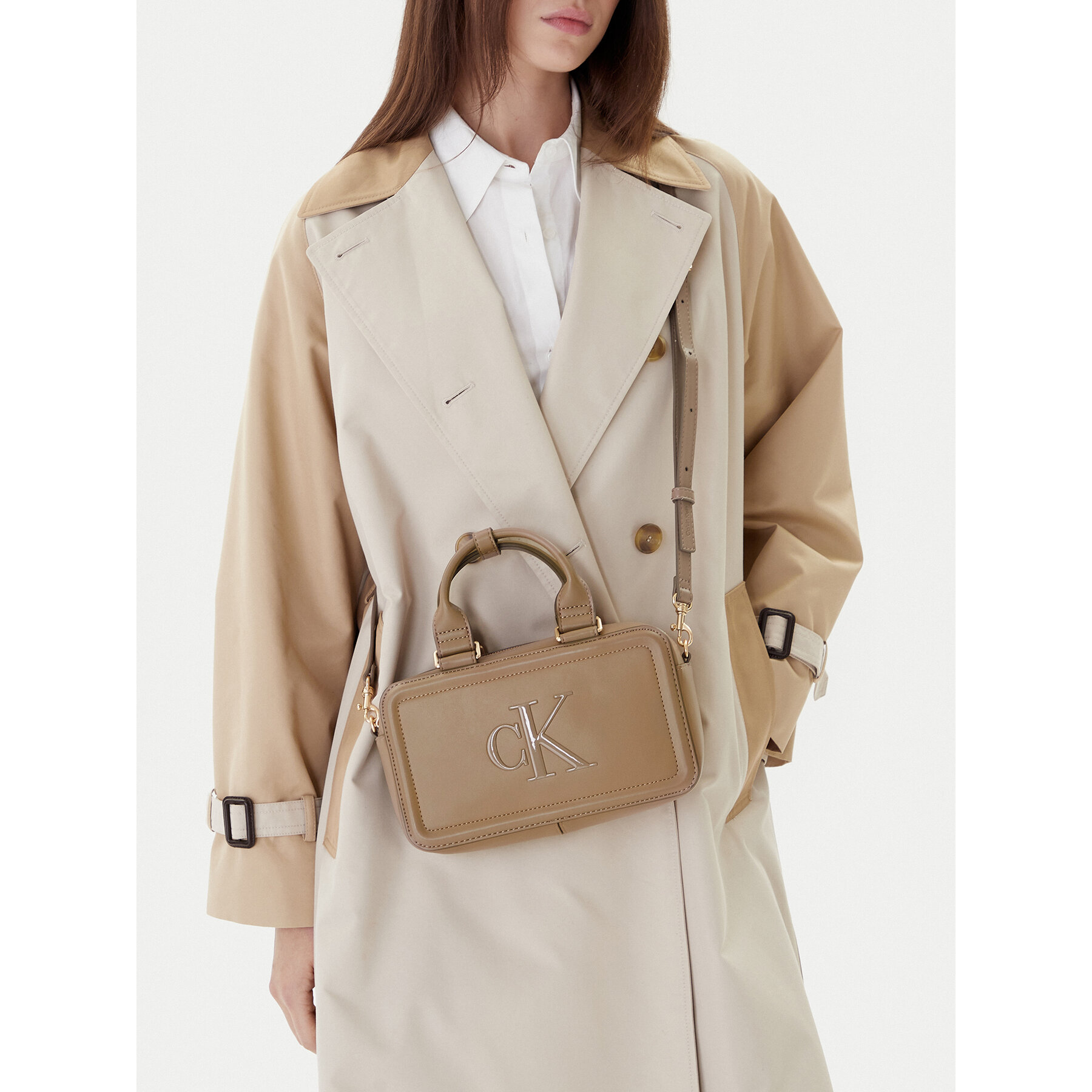 Дамска чанта Calvin Klein Bold Ck Elongated Mini Tote LV04F3411G Бежов