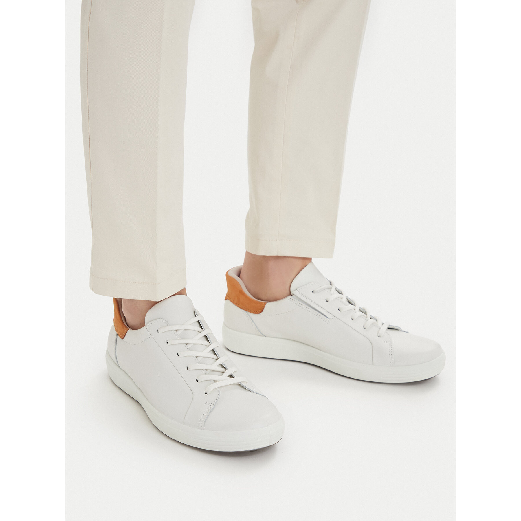 Sneakersy ECCO Soft 7 47082450104 Bílá