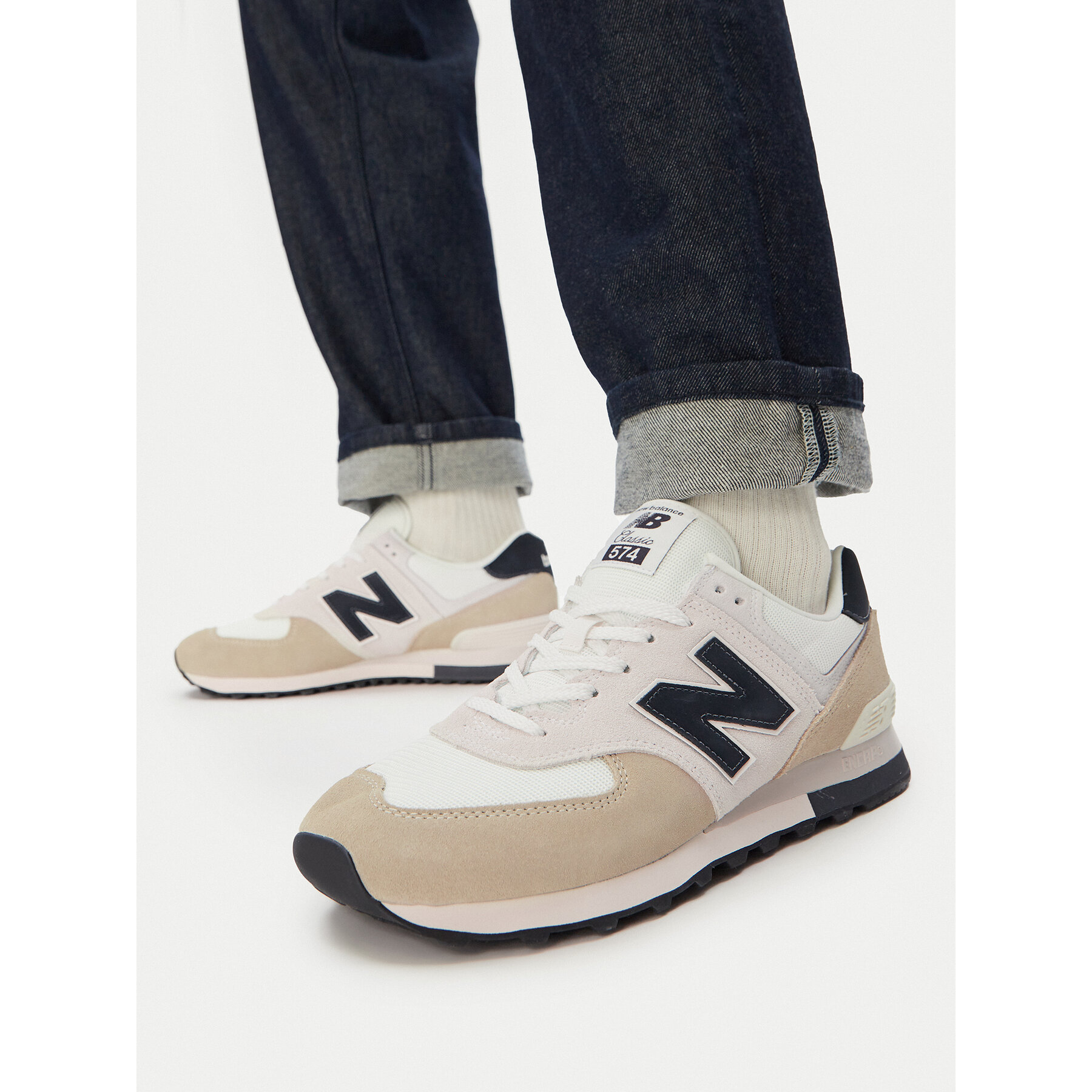 Сникърси New Balance U5746SG Бежов