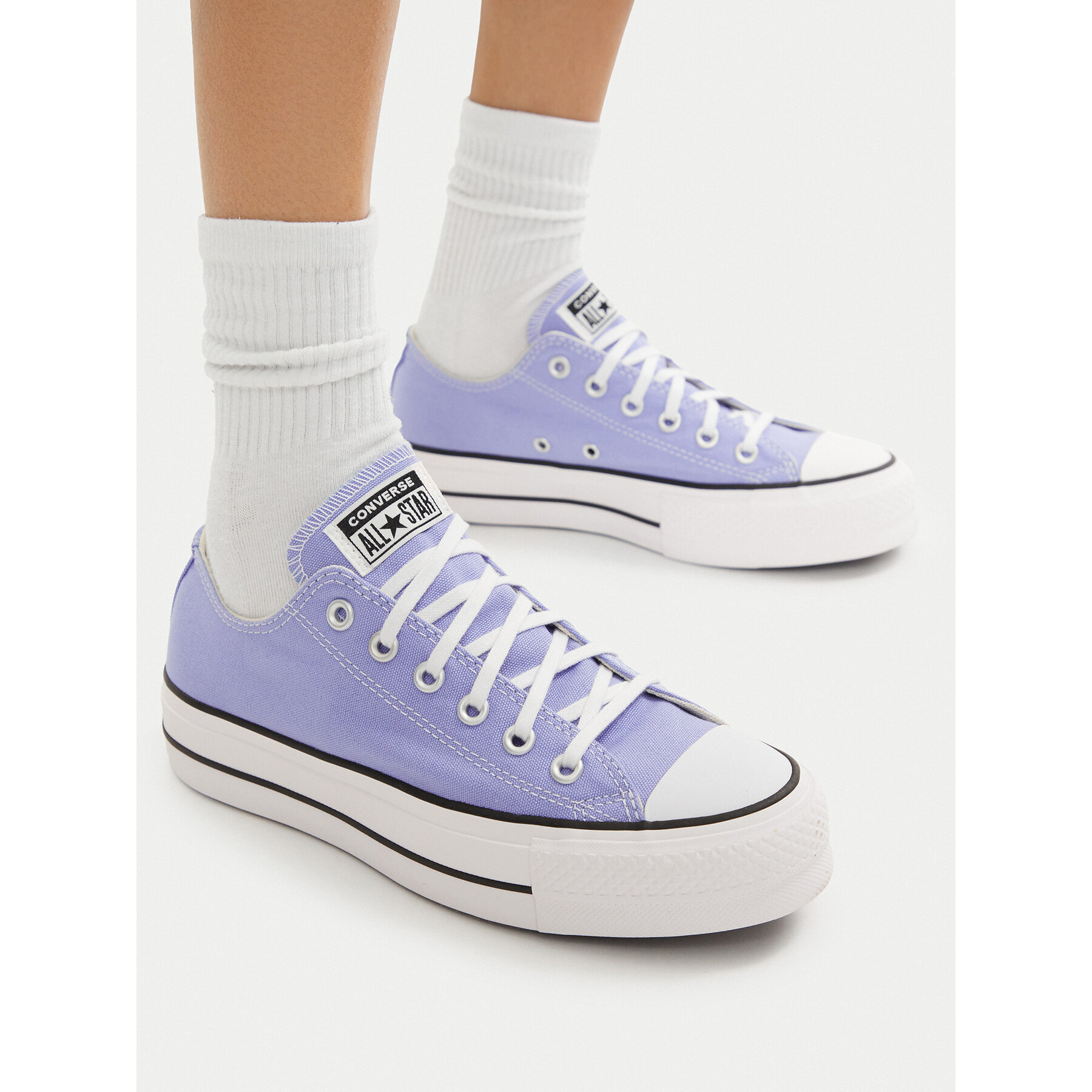 Modne superge Converse Chuck Taylor All Star Lift Platform A16105C Vijolična