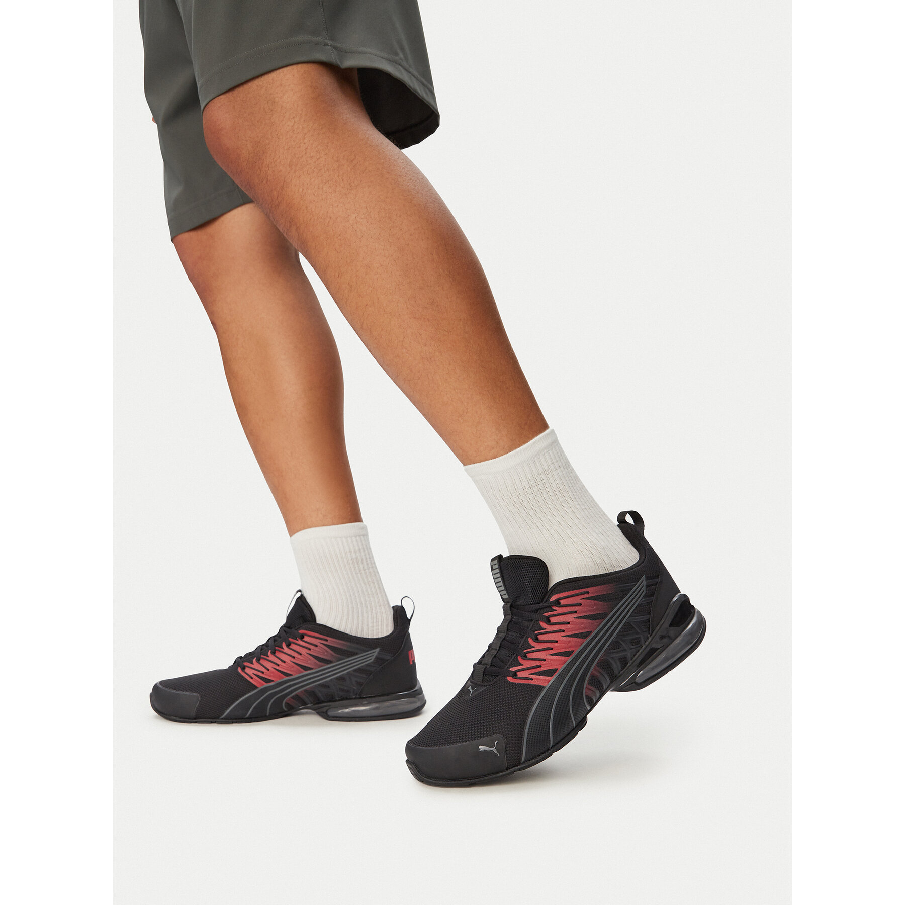 Сникърси Puma Voltaic Evo 379601 39 Черен