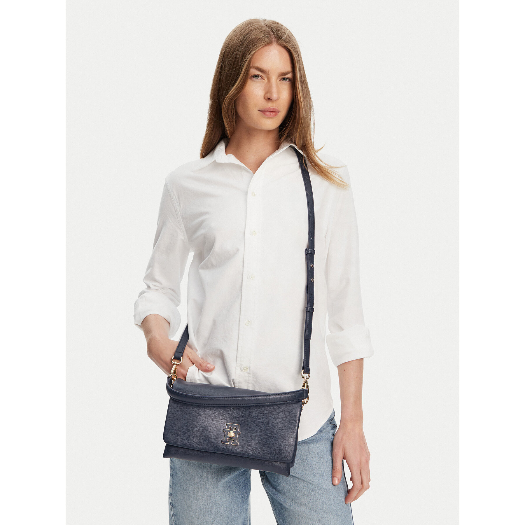 Ročna torba Tommy Hilfiger Th Modern Conv Crossover AW0AW17465 Mornarsko modra