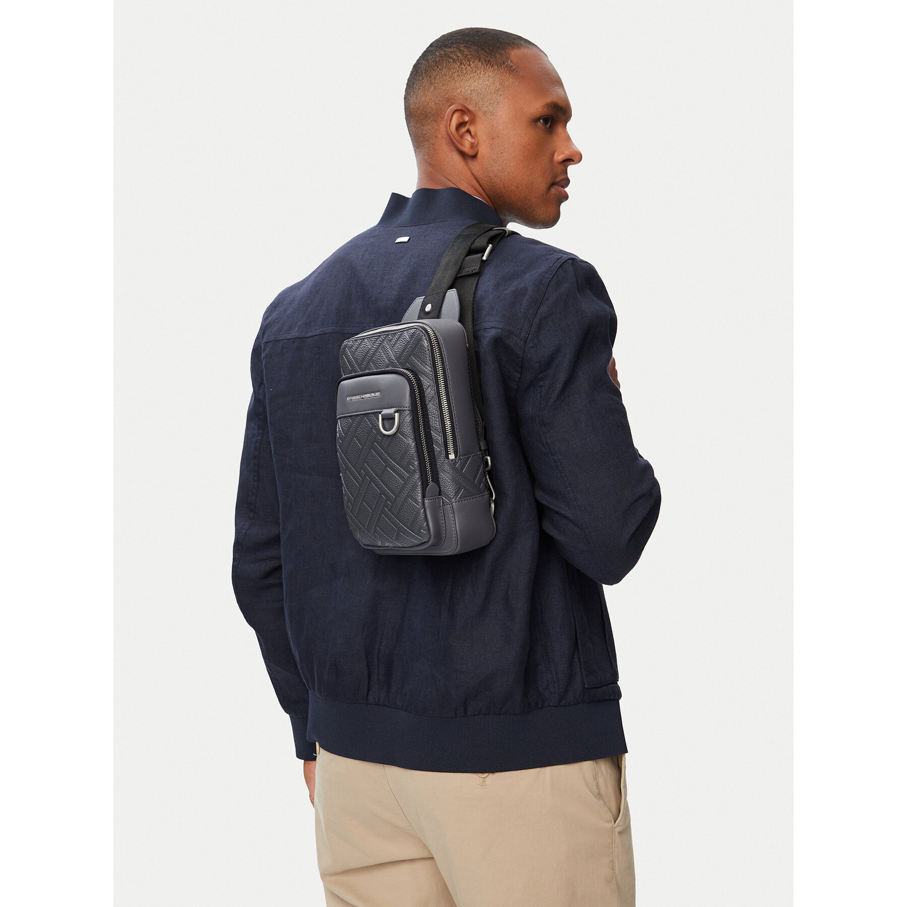 Мъжка чантичка Tommy Hilfiger Th Flag Slingpack AM0AM14430 Сив