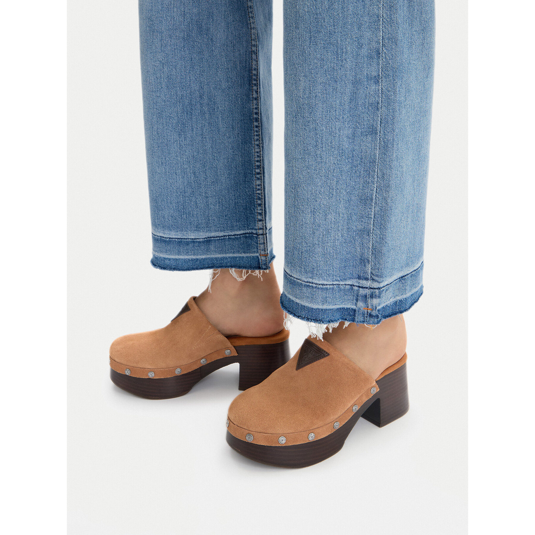 Natikače Guess Jeans EO-JDGJ66-4 Smeđa