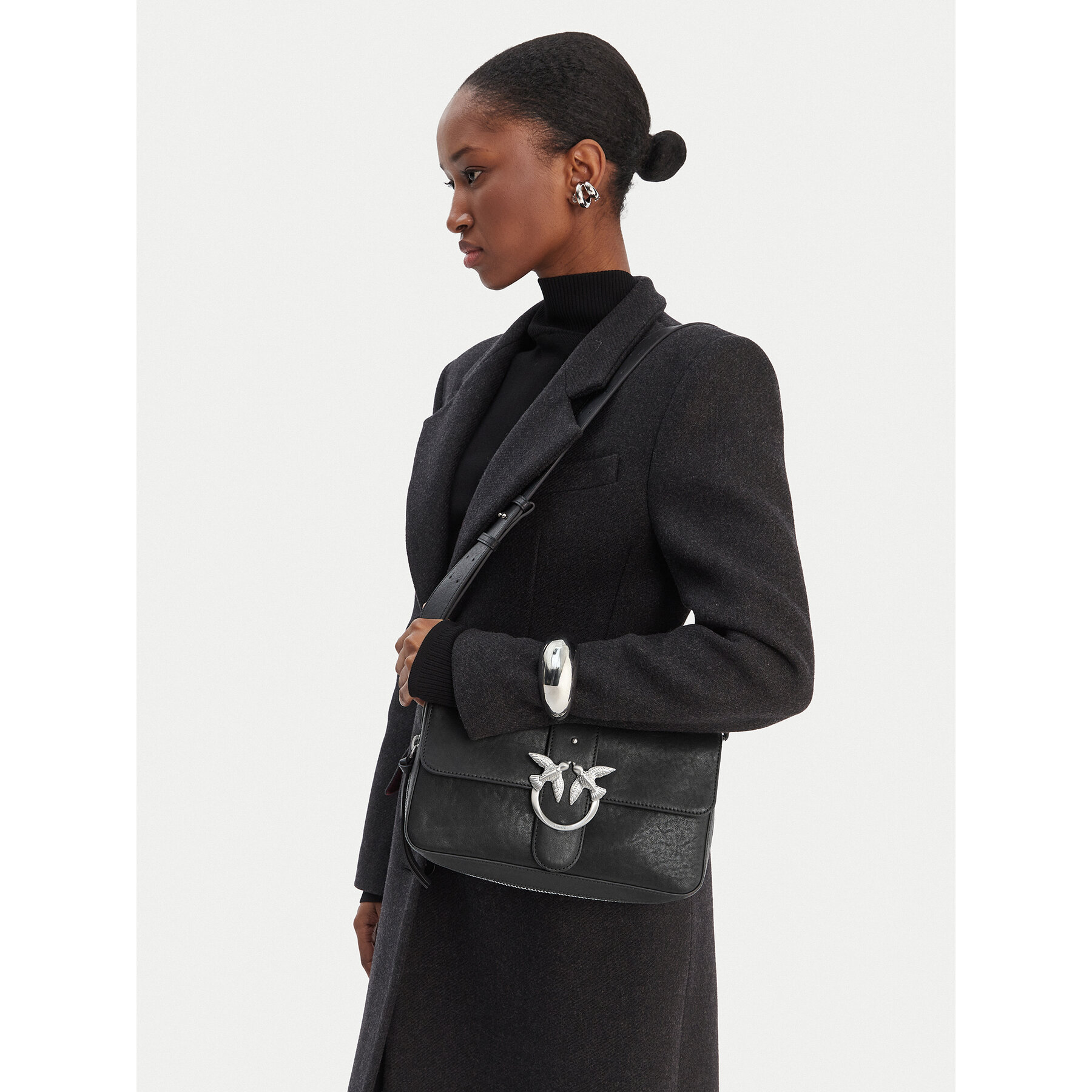 Táska PINKO Love One Slouchy Zip Classic AI 25-26 PLTT 105081 A2JG Fekete