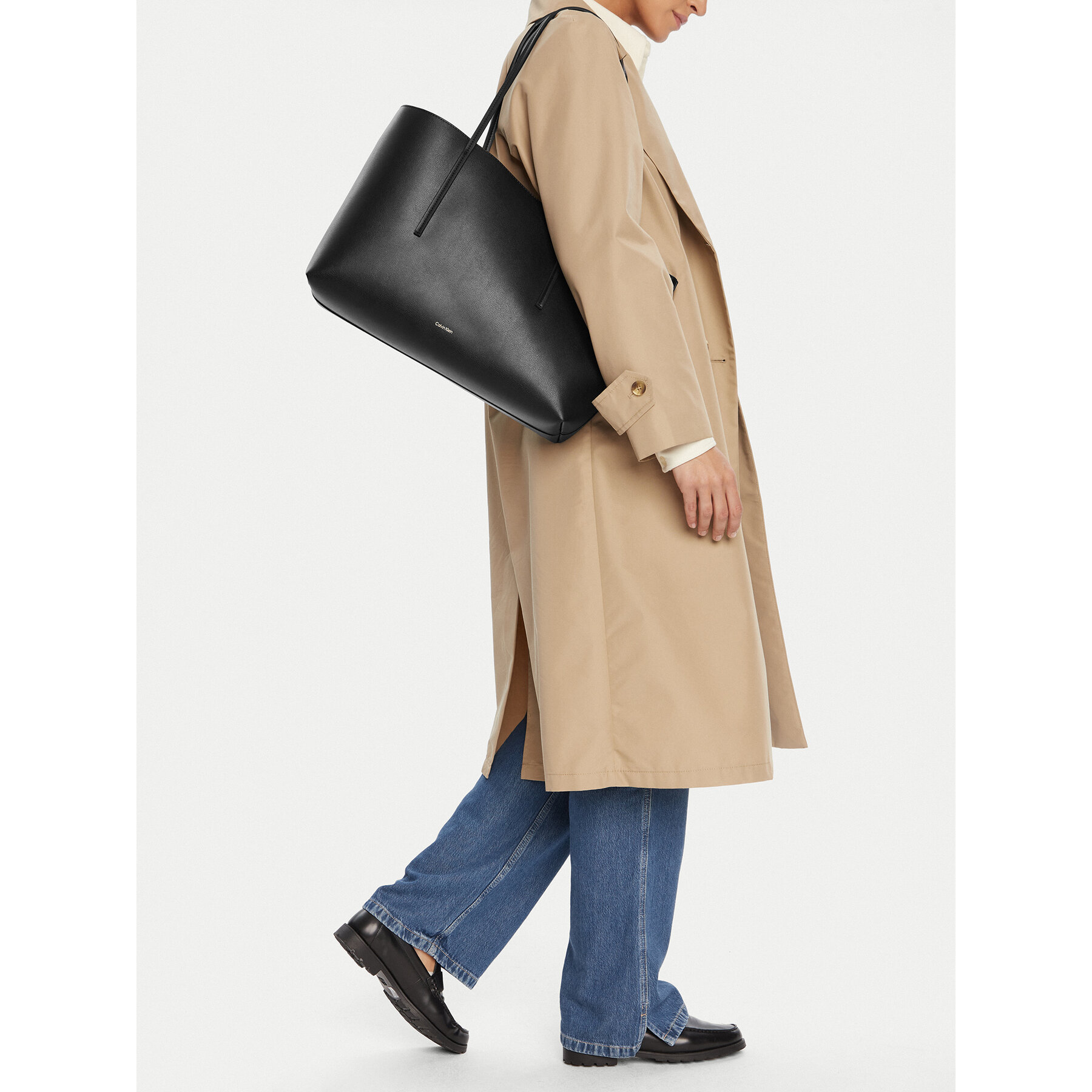 Дамска чанта Calvin Klein Foil Logo Tote W/Pouch LV04F3274G Черен