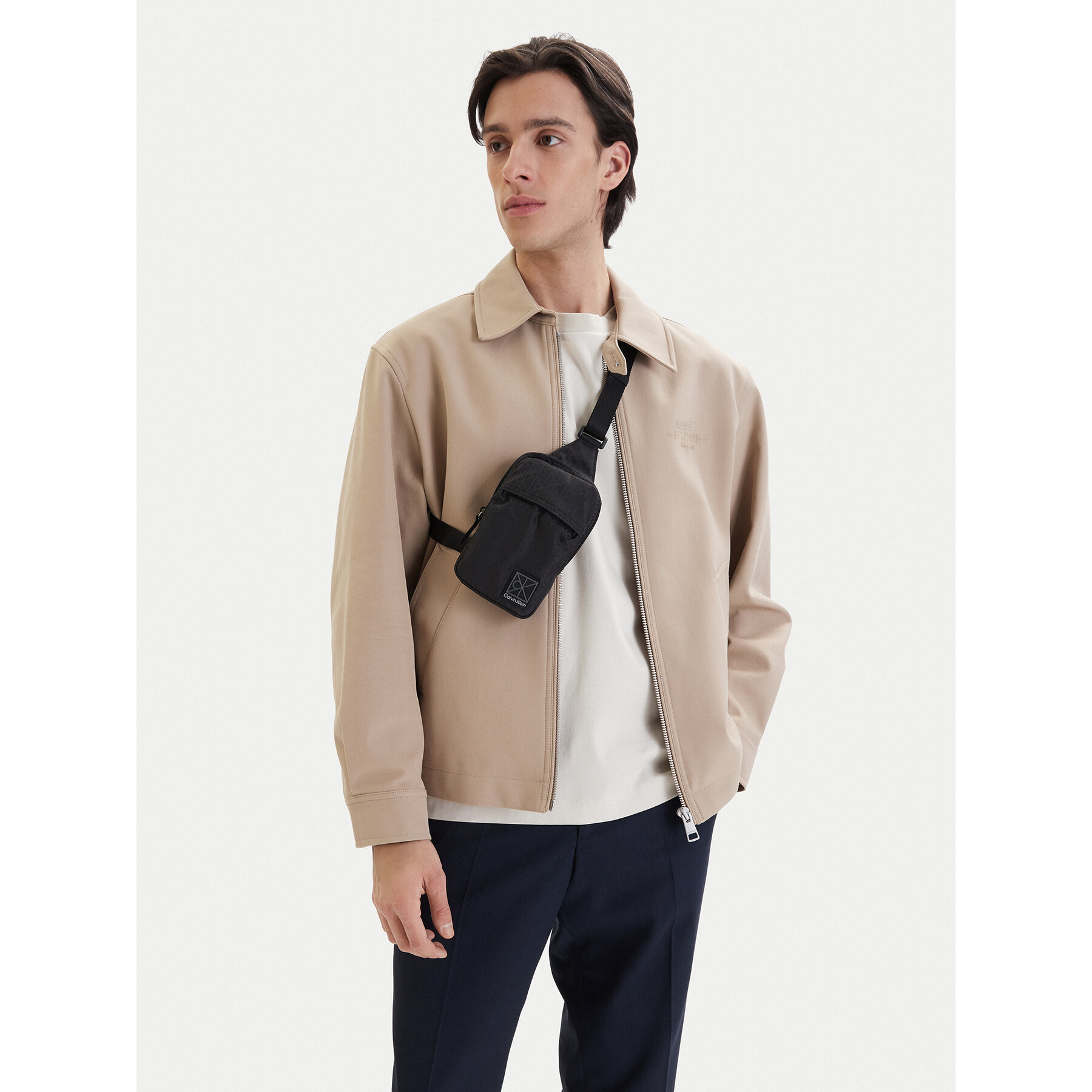 Torbica za okrog pasu Calvin Klein Utility Emblem Phone Crossbody LV04D1192G Črna