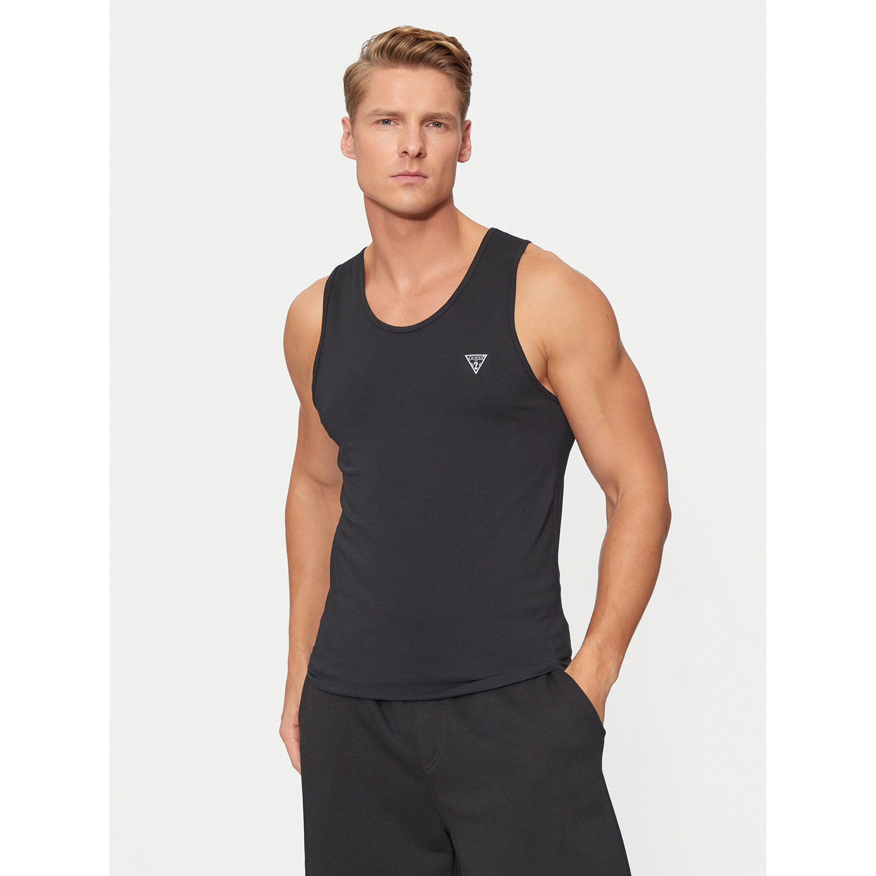 Guess Majica brez rokavov U97M02 KCD31 Črna Regular Fit