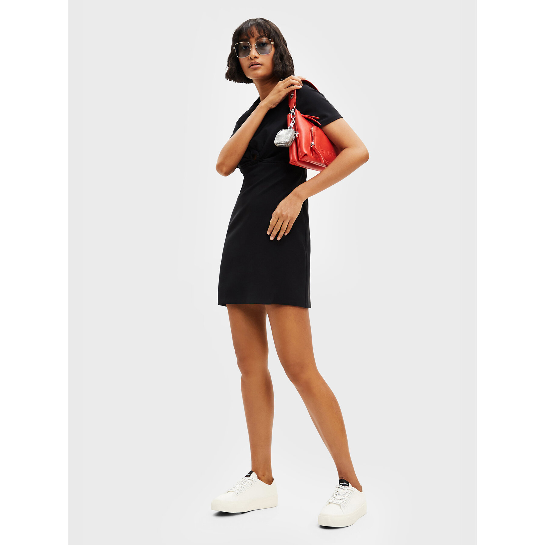 Desigual Kleid für den Alltag Keira 22WWVW46 Schwarz Slim Fit