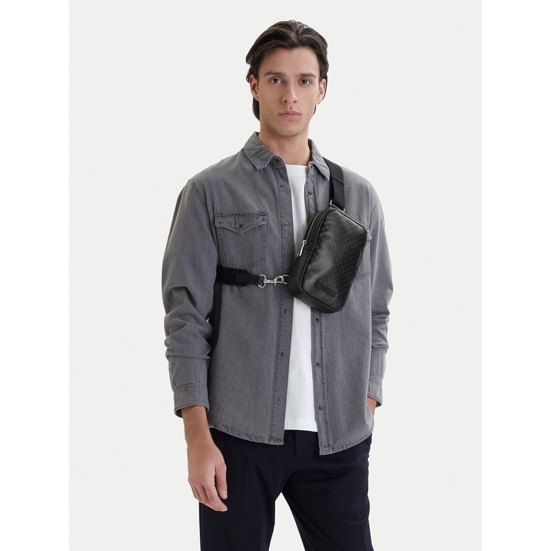 Geantă crossover Calvin Klein Emblem Aop Coated Square Sling LV04D3335G Negru
