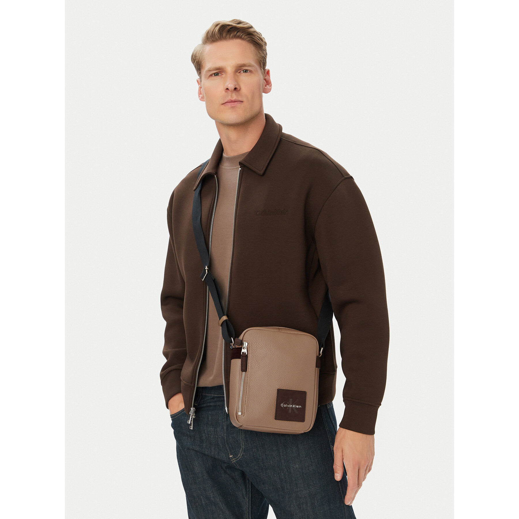 Crossover torbica Calvin Klein Bold Pebble Ssnl Simple Reporter LV04D3624G Bež
