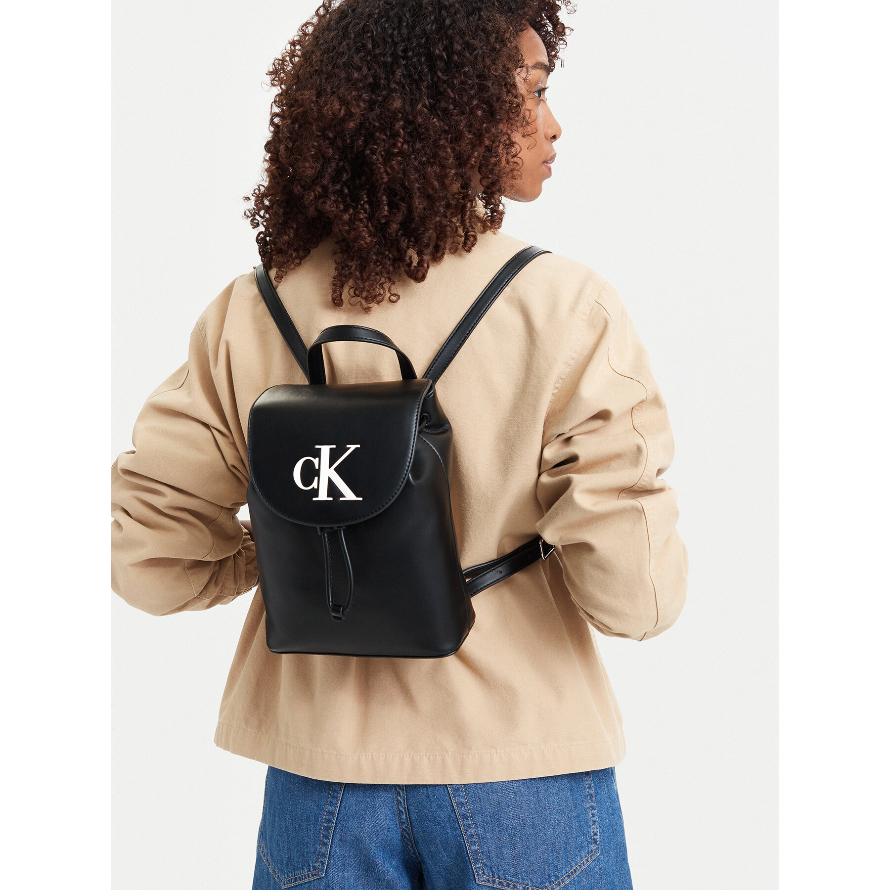 Ruksak Calvin Klein Bold Ck Flap Mini Backpack LV04F3893G Crna