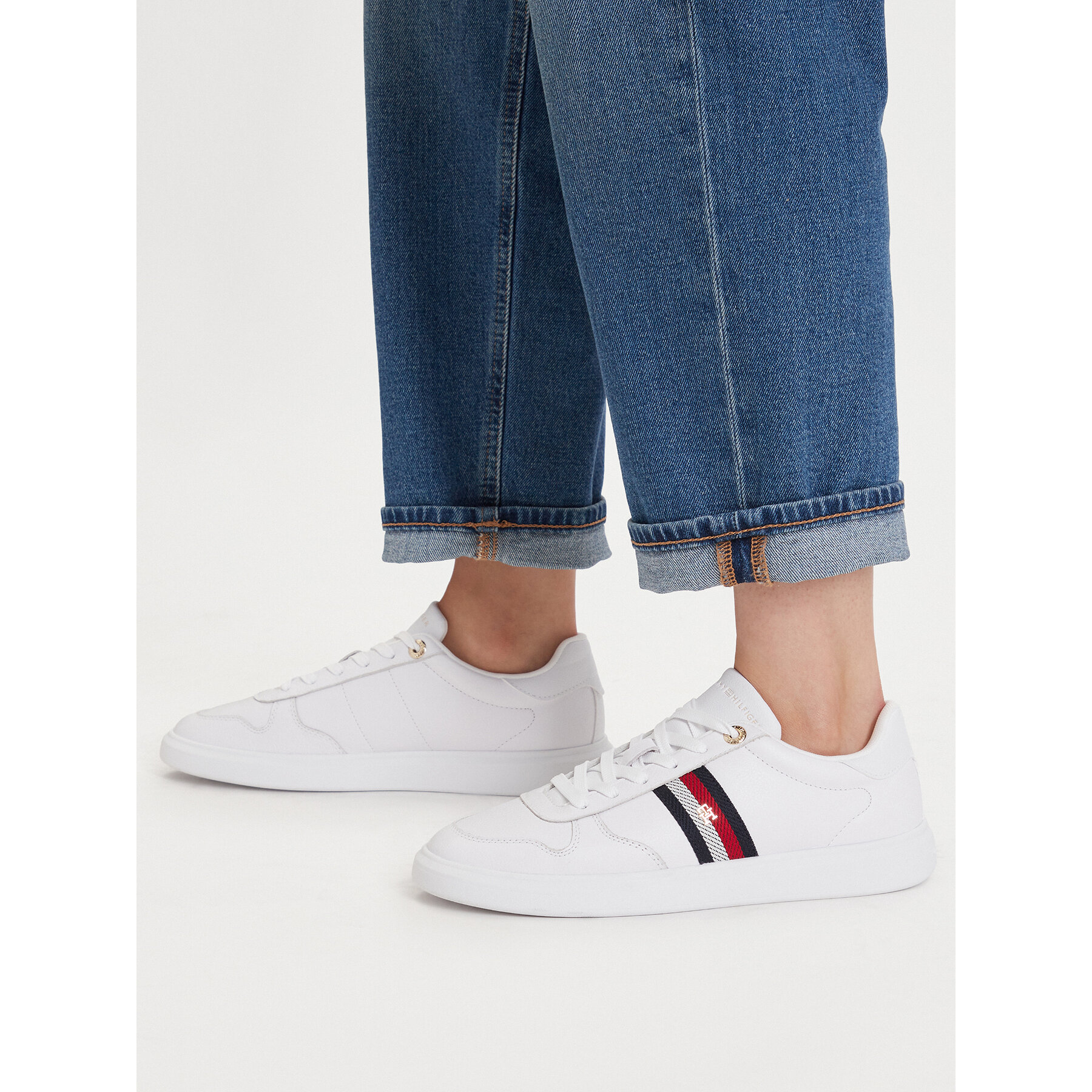 Snīkeri Tommy Hilfiger Icon Court Light Webbing FW0FW09602 Balts