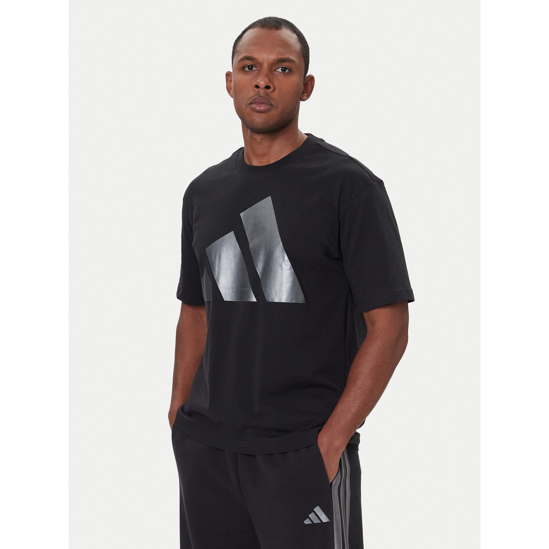 adidas T-Shirt JM1709 Μαύρο Loose Fit