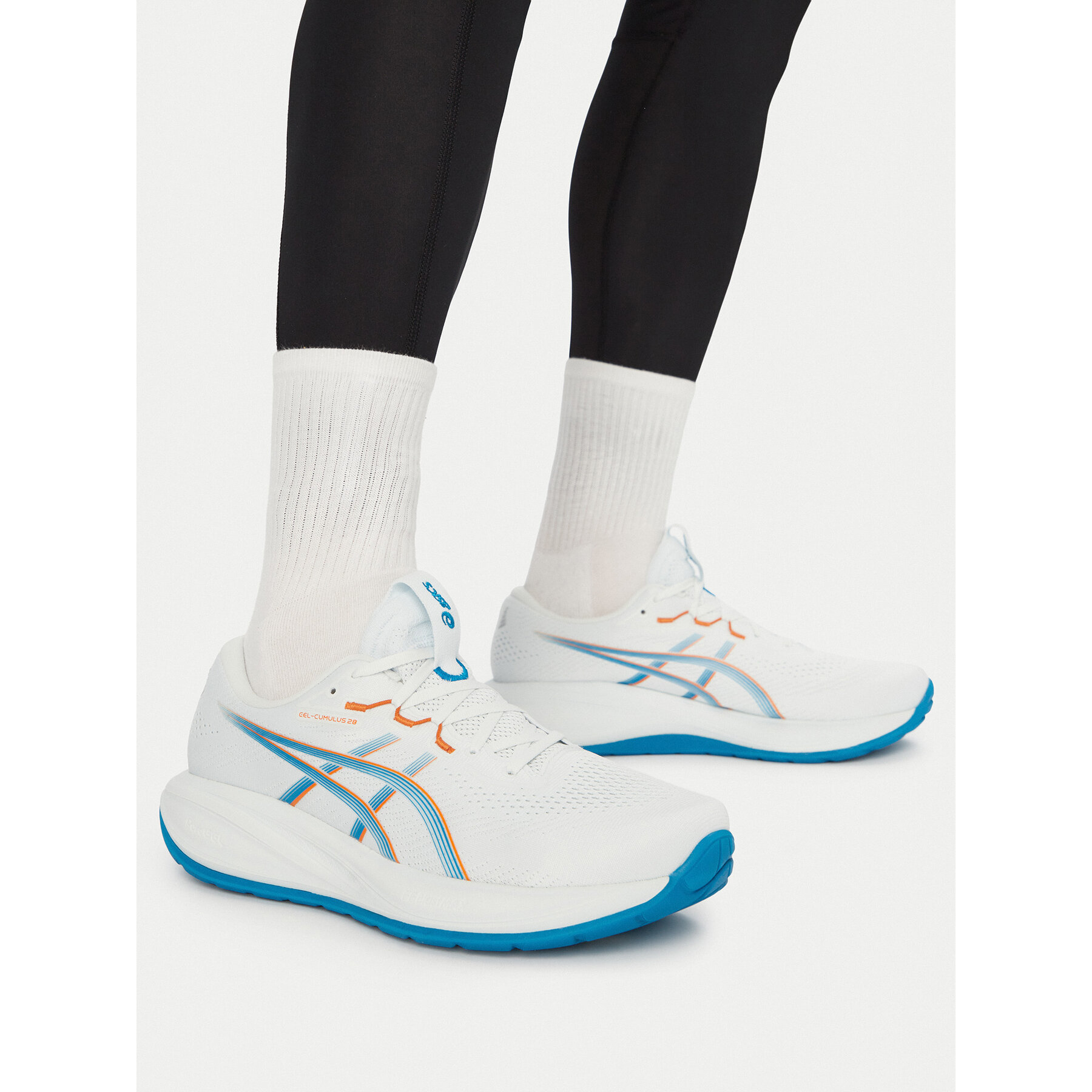 Pantofi pentru alergare Asics Gel-Cumulus 28 1011C143 Alb