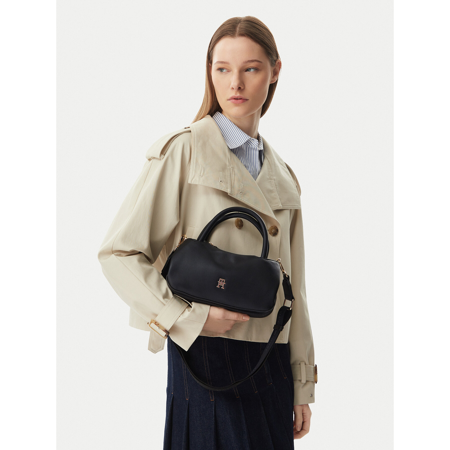 Ročna torba Tommy Hilfiger Th Logotape Mini Satchel AW0AW18743 Črna