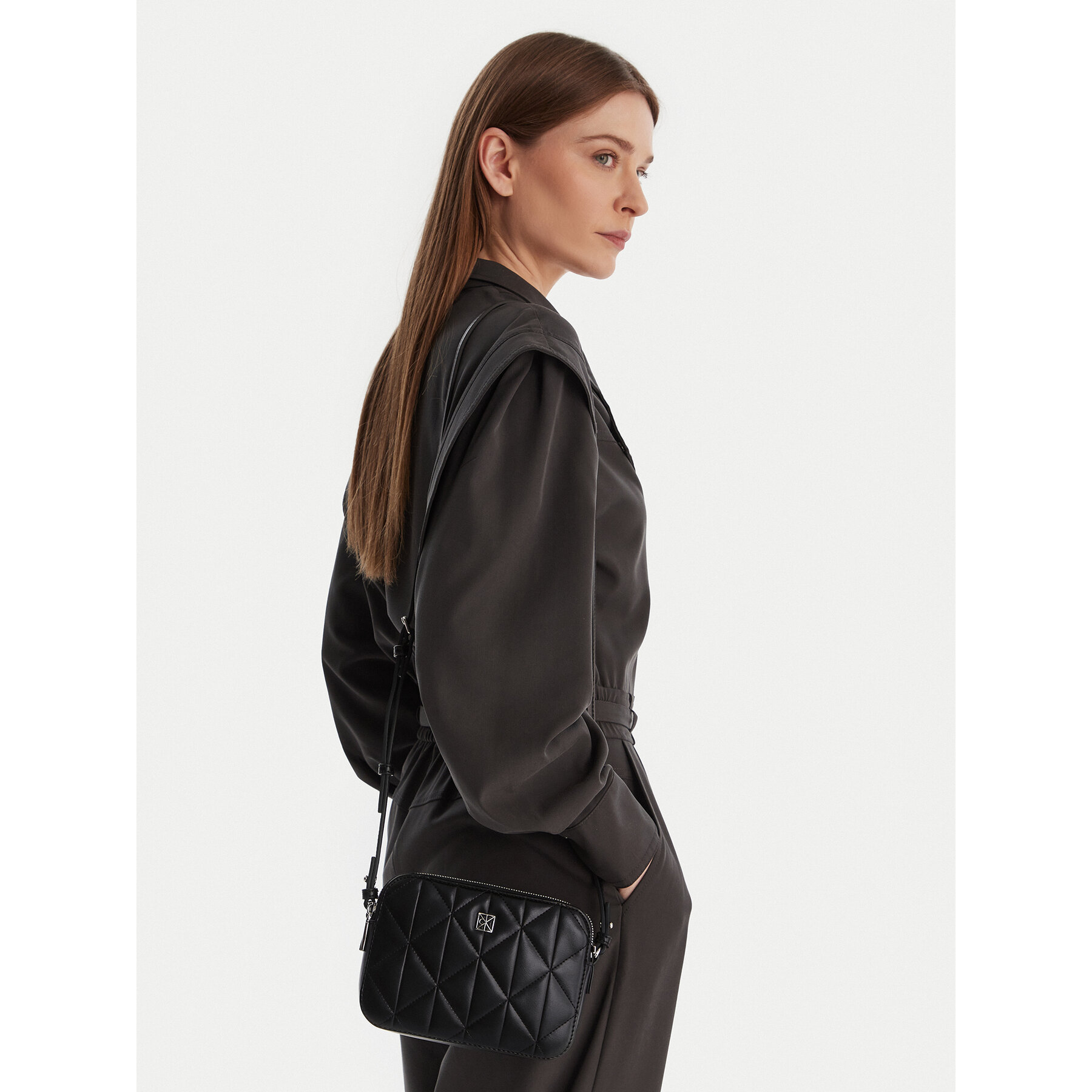 Kabelka Calvin Klein Quilted Double Zip Camera Bag LV04F3328G Čierna